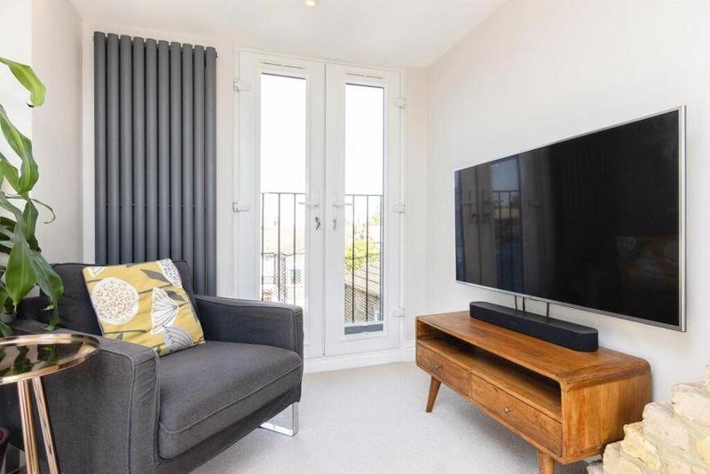 Property Image 8c0b33d6-e27f-4186-b03c-9a892cdcb7c8