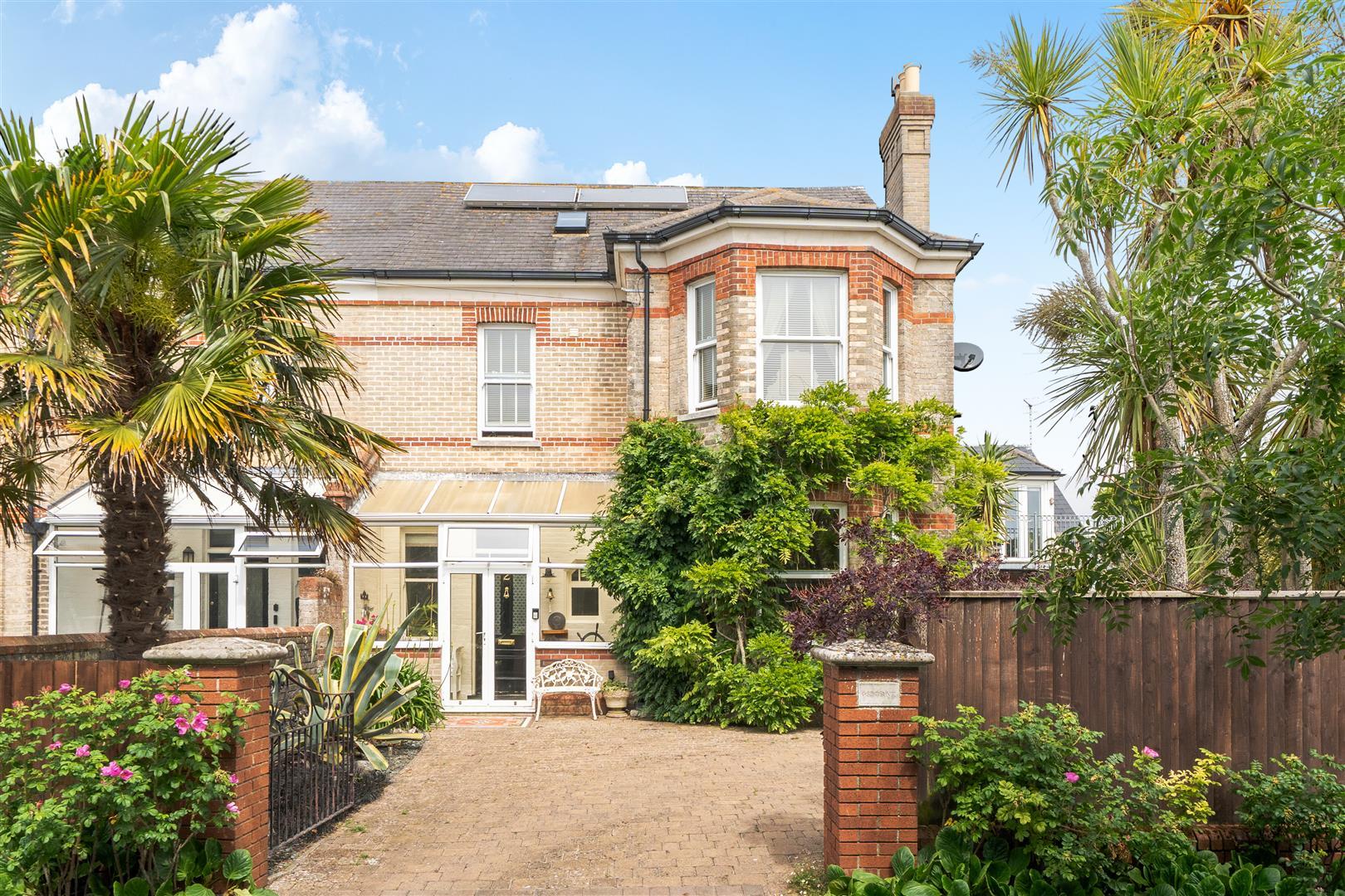 Property Image 8c107586-d99b-4799-8995-206e0a2448ba