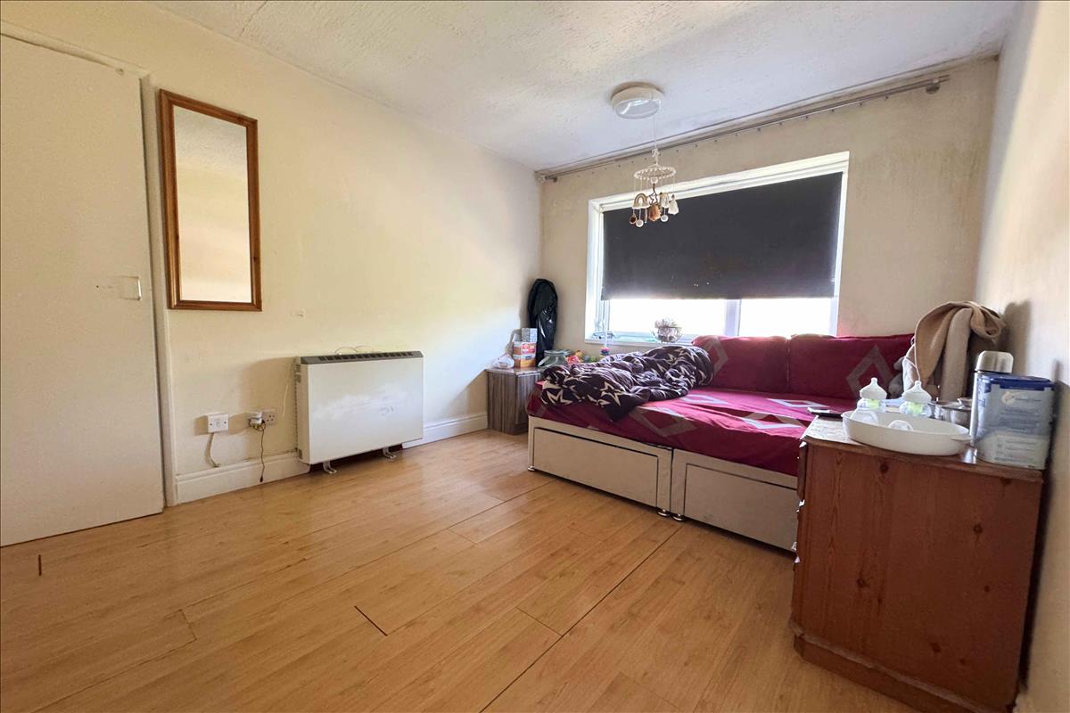 Property Image 8c10a294-8d18-4c49-8371-a0cada60231f