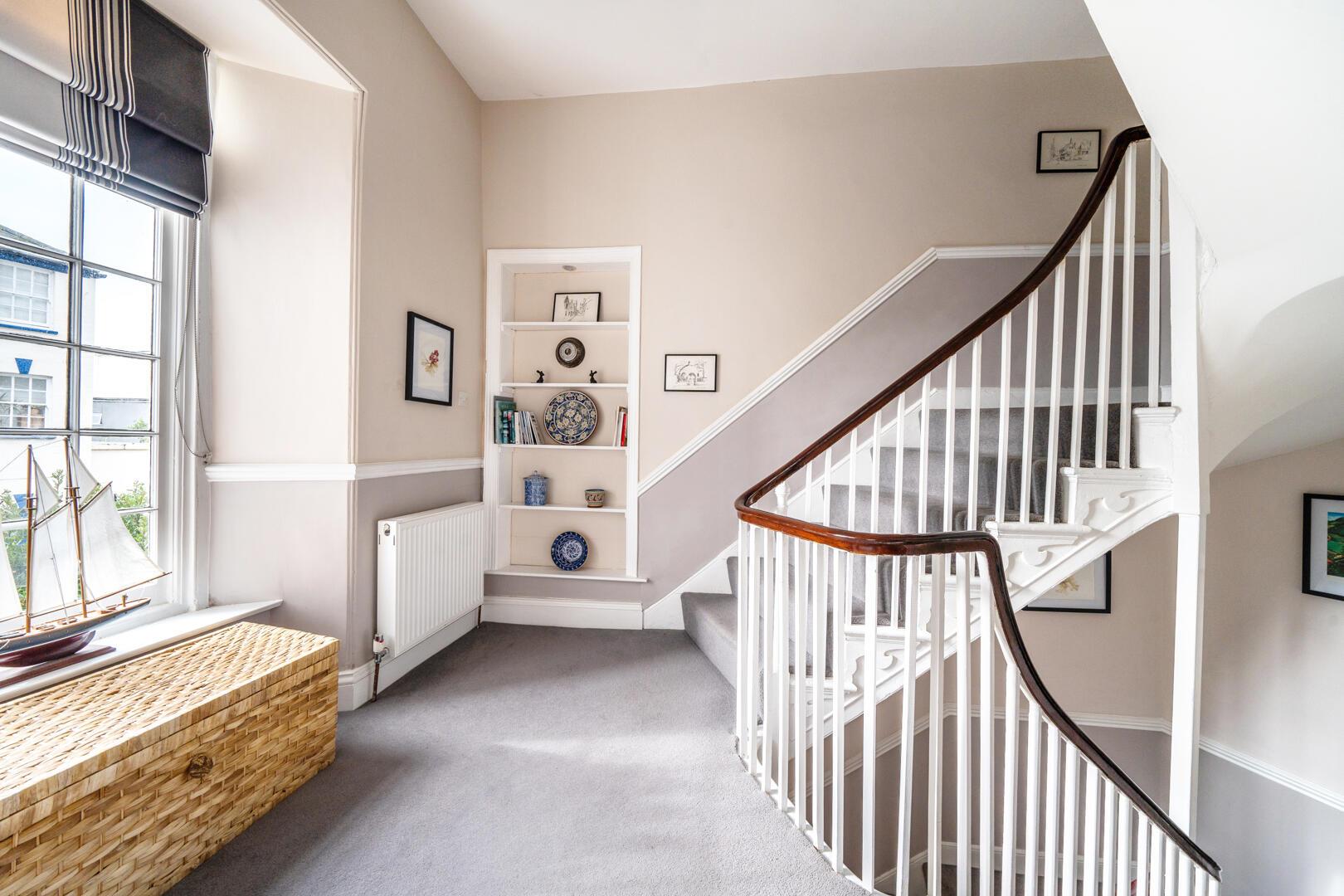 Property Image 8c1d66e9-0167-45b8-8a8f-2be9788a9293