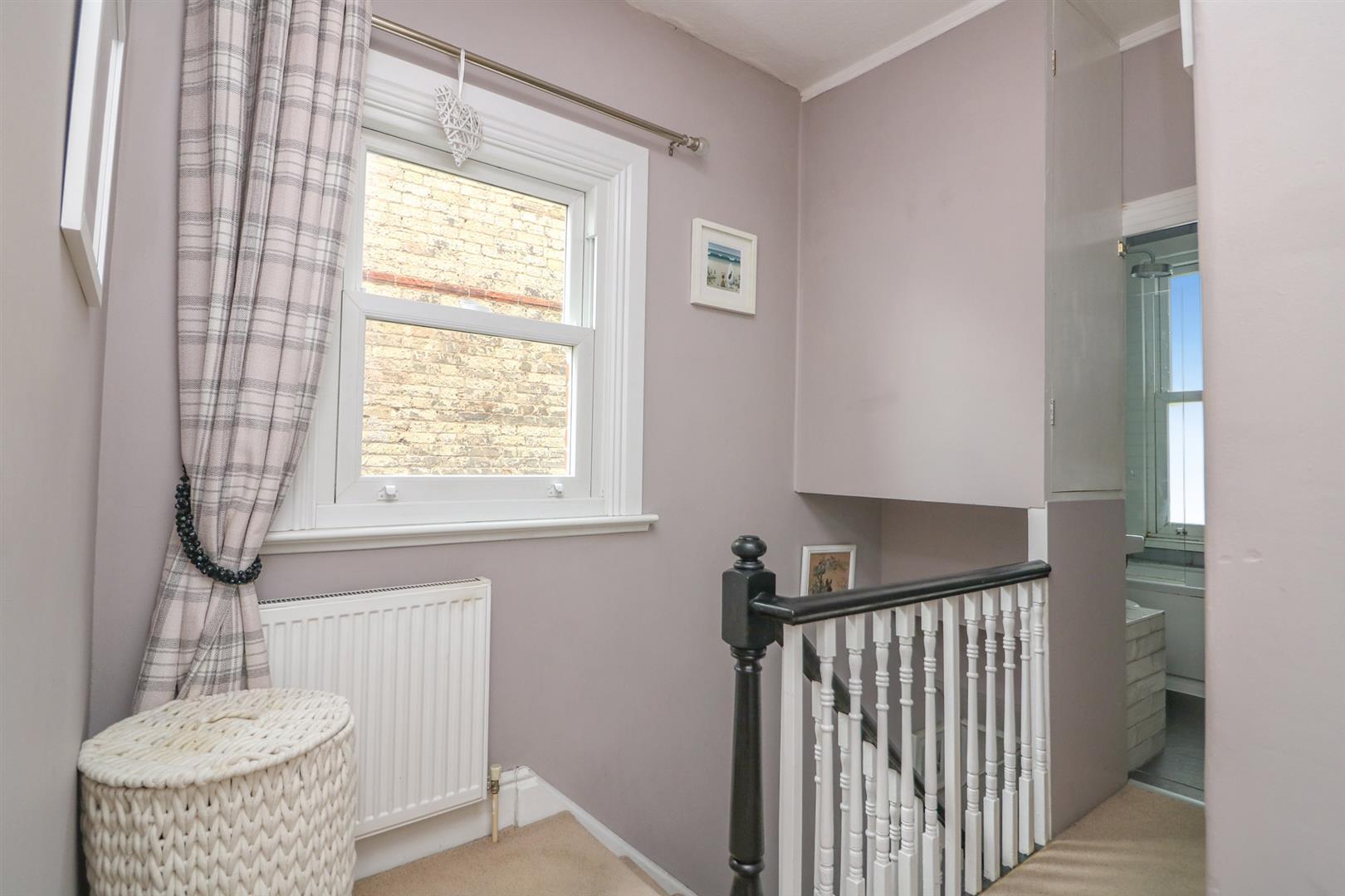 Property Image 8c4eae92-f37f-44fa-9e39-5d714996356a