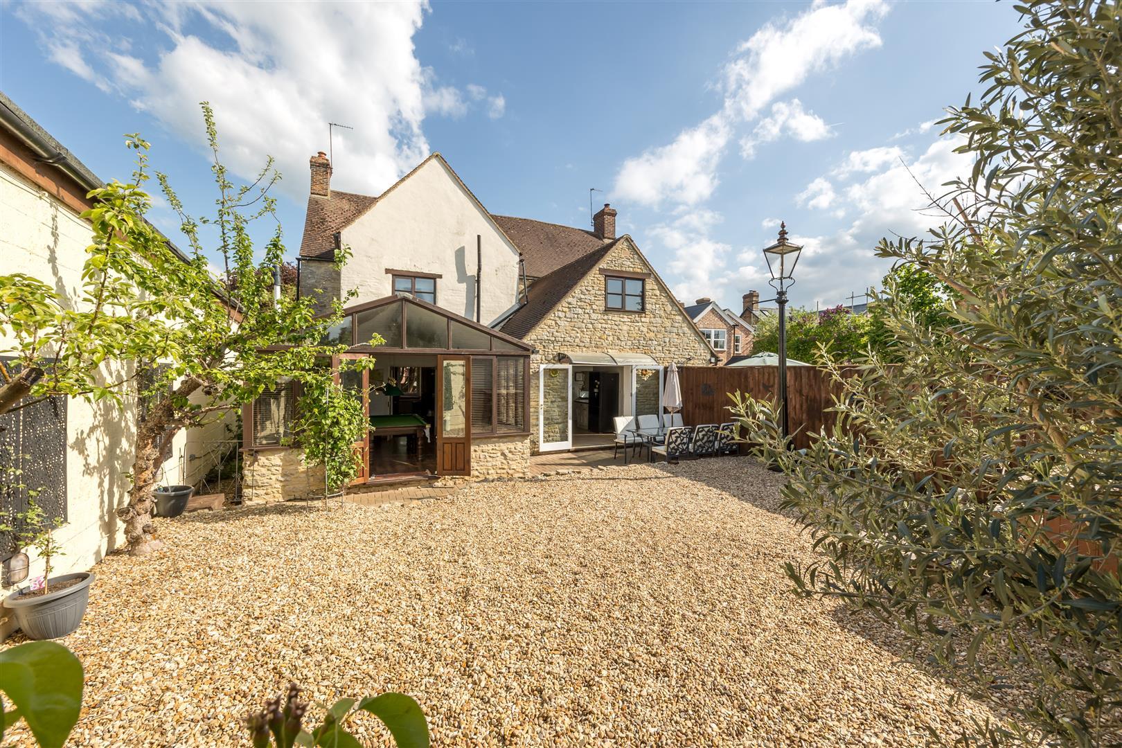 Property Image 8c50c62f-ae0b-49f3-9ed5-eaf53113d76f