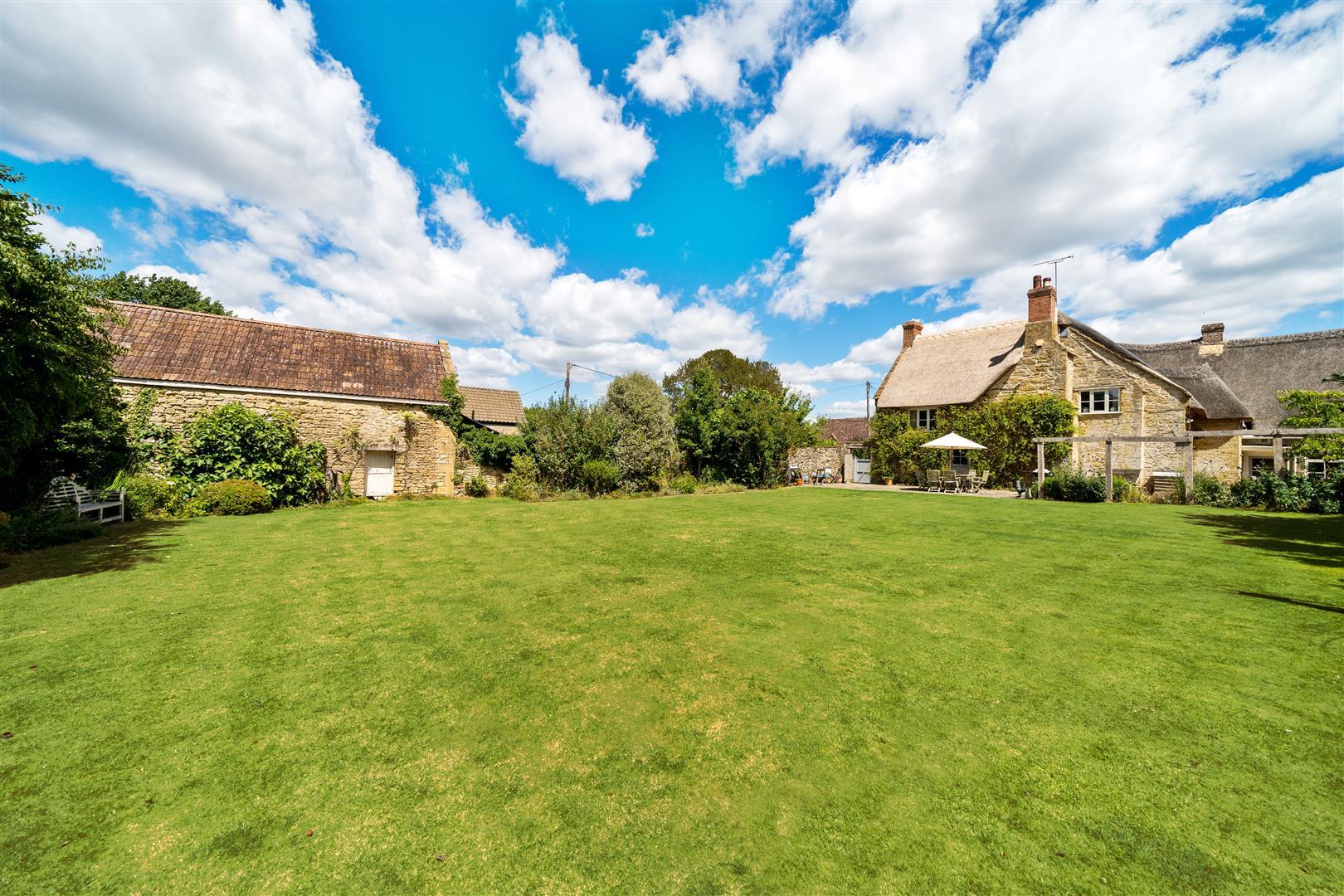 Property Image 8c54307c-a294-423a-b7a5-c57dc2c1f7fc
