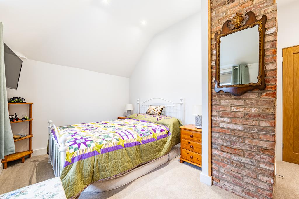 Property Image 8c6b68c1-e35c-4a6d-aabd-5083bd2ddadd