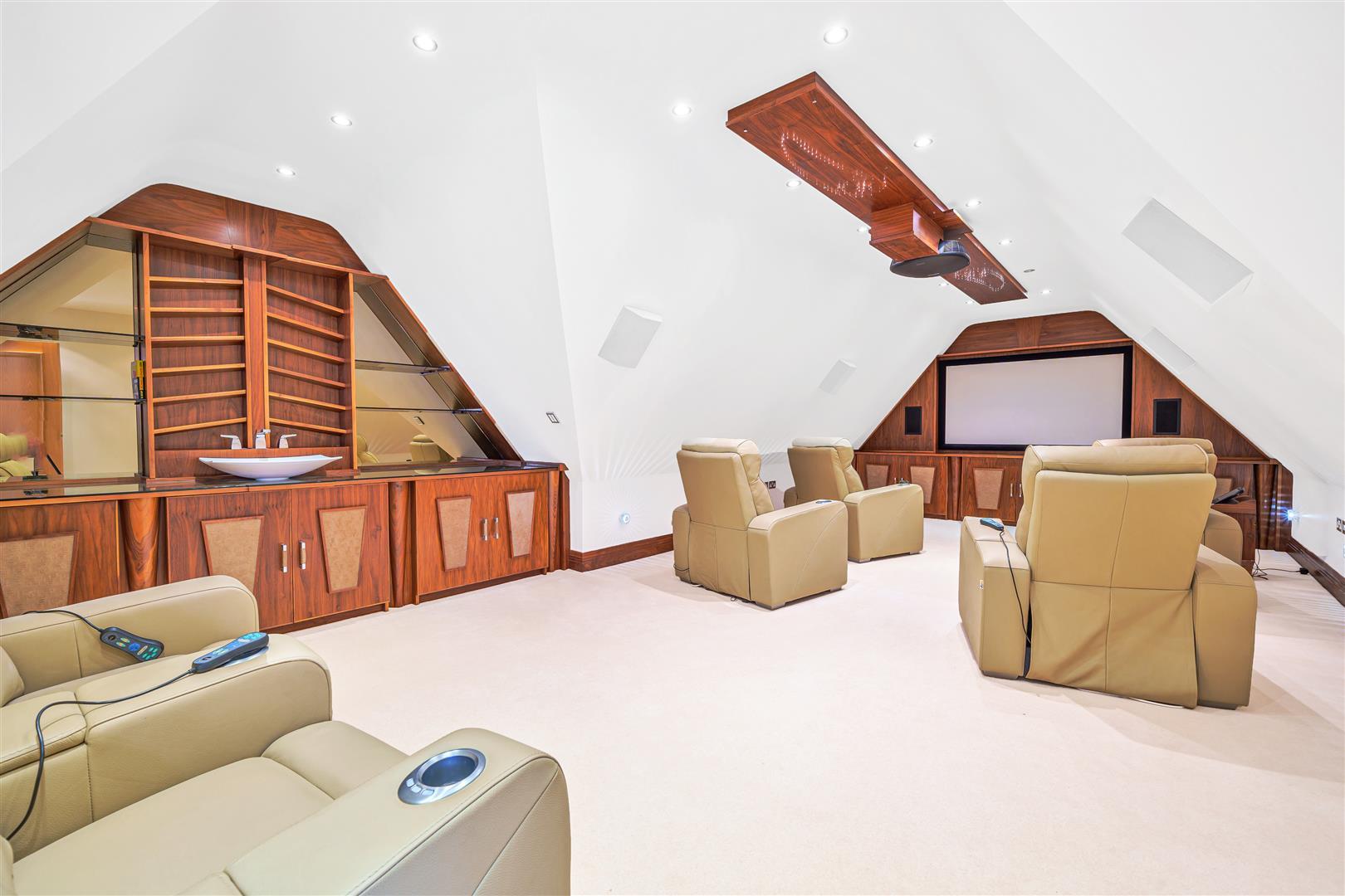 Property Image 8c879f73-621c-4f7b-ad02-b8883a360954