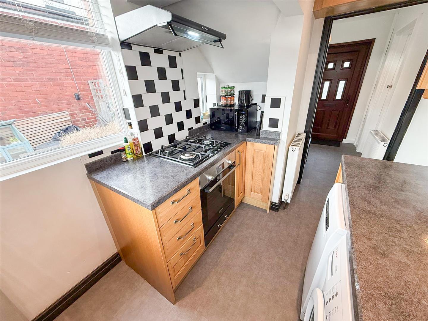 Property Image 8c8cf97d-bf5a-42d2-81de-bd0d169e677d