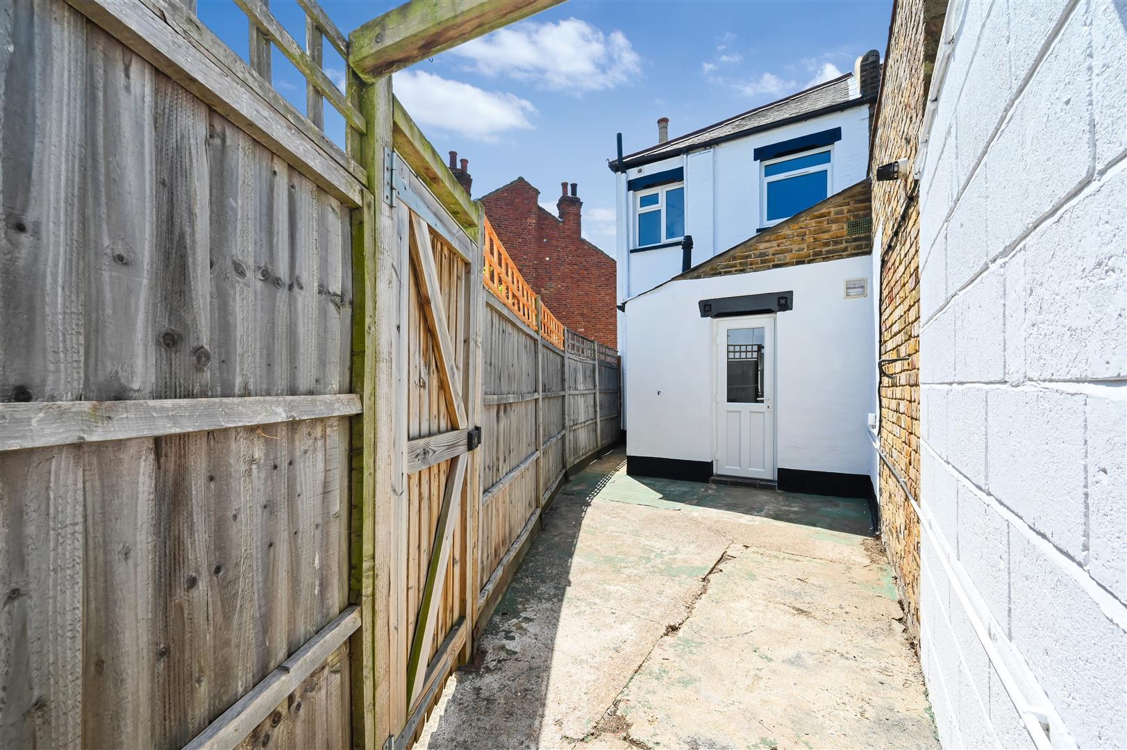 Property Image 8c9a26d9-9514-4e6d-856e-73332aff3916