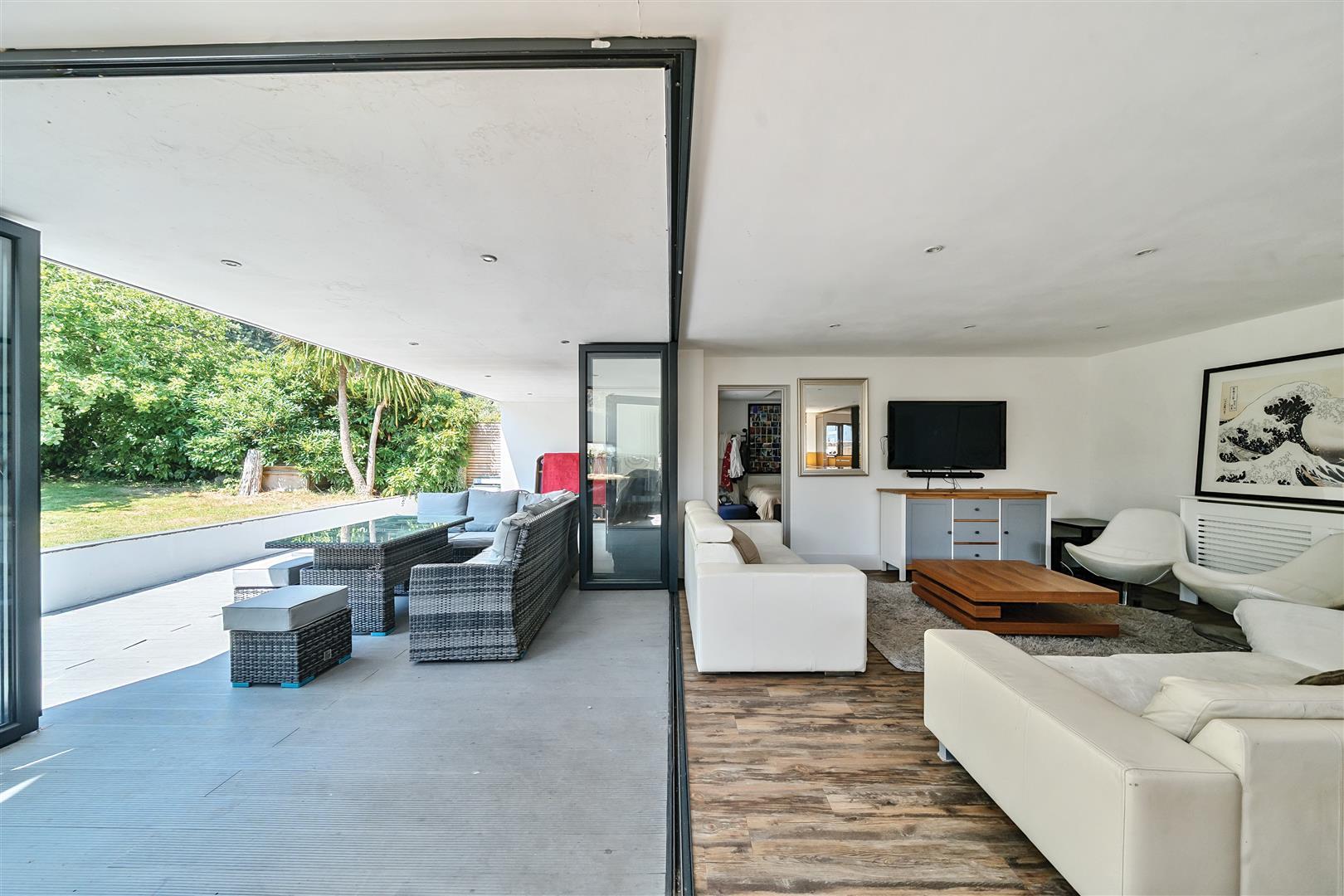 Property Image 8cb69470-0935-41aa-926c-0c24bc73a84a