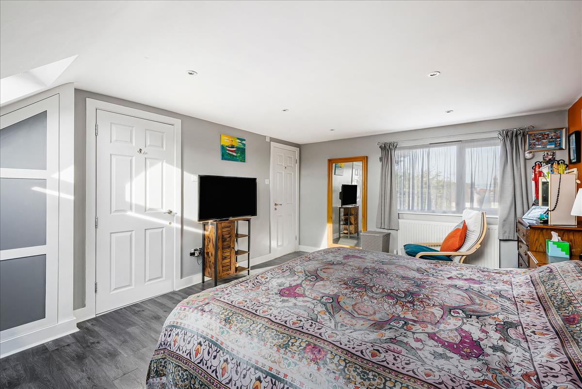 Property Image 8cc10332-087c-4f38-8c80-389635fea502