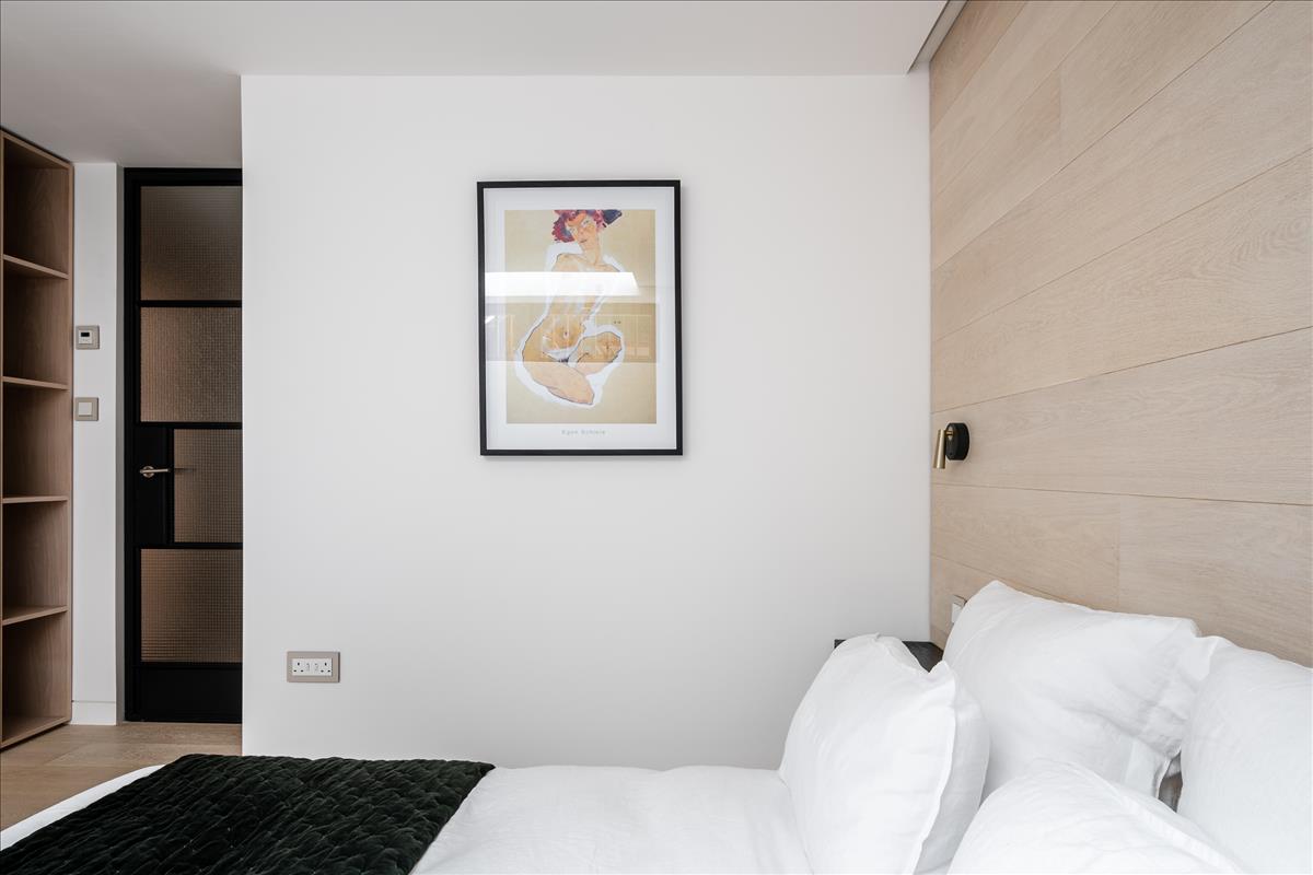 Three bed mews house development with architecturally designed interiors for rent e2