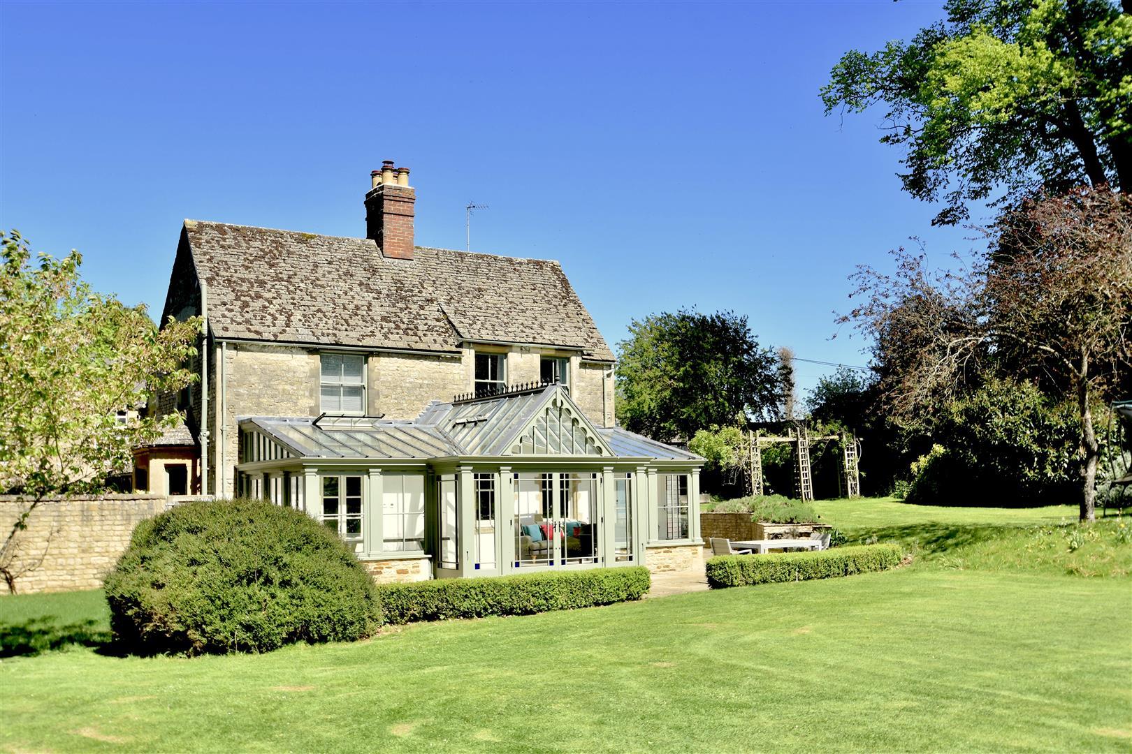 Property Image 8cc725a6-512b-41c1-9a74-3c602027d50d
