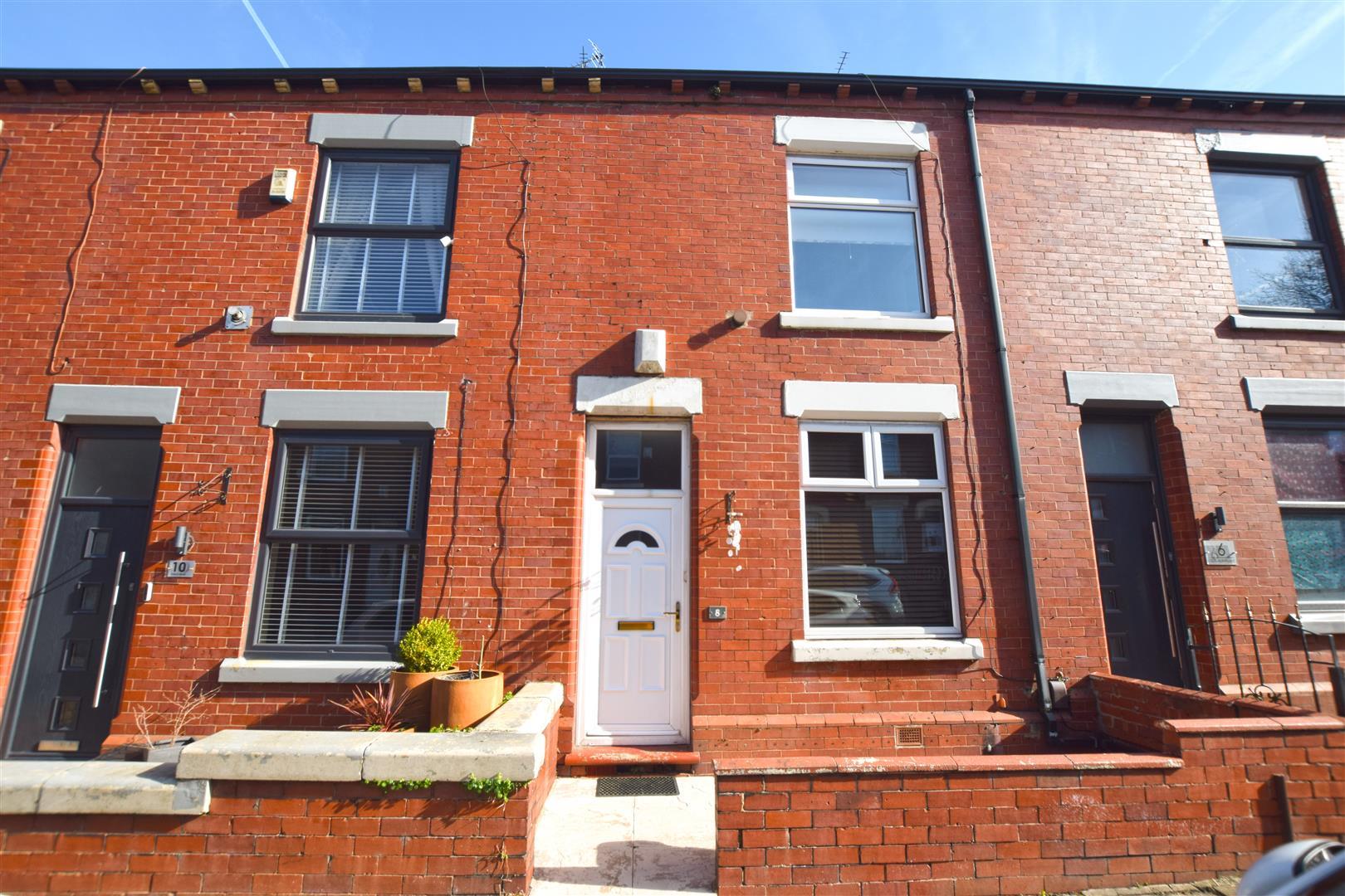 Property Image 8cc8d0e9-2c79-48e6-b0aa-0e147448ccf1