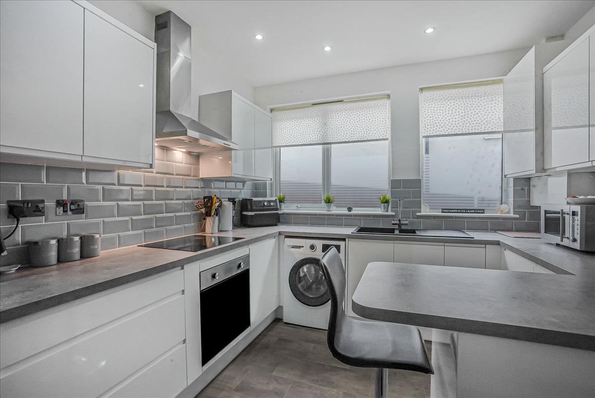 Property Image 8cd6058e-22dc-472d-a3bc-e28409da0fb5
