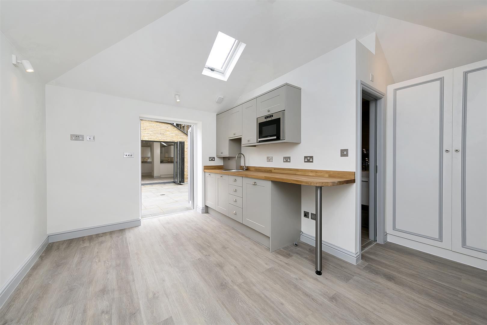 Property Image 8cf49592-b634-42d1-86b1-b3b4b09708e1