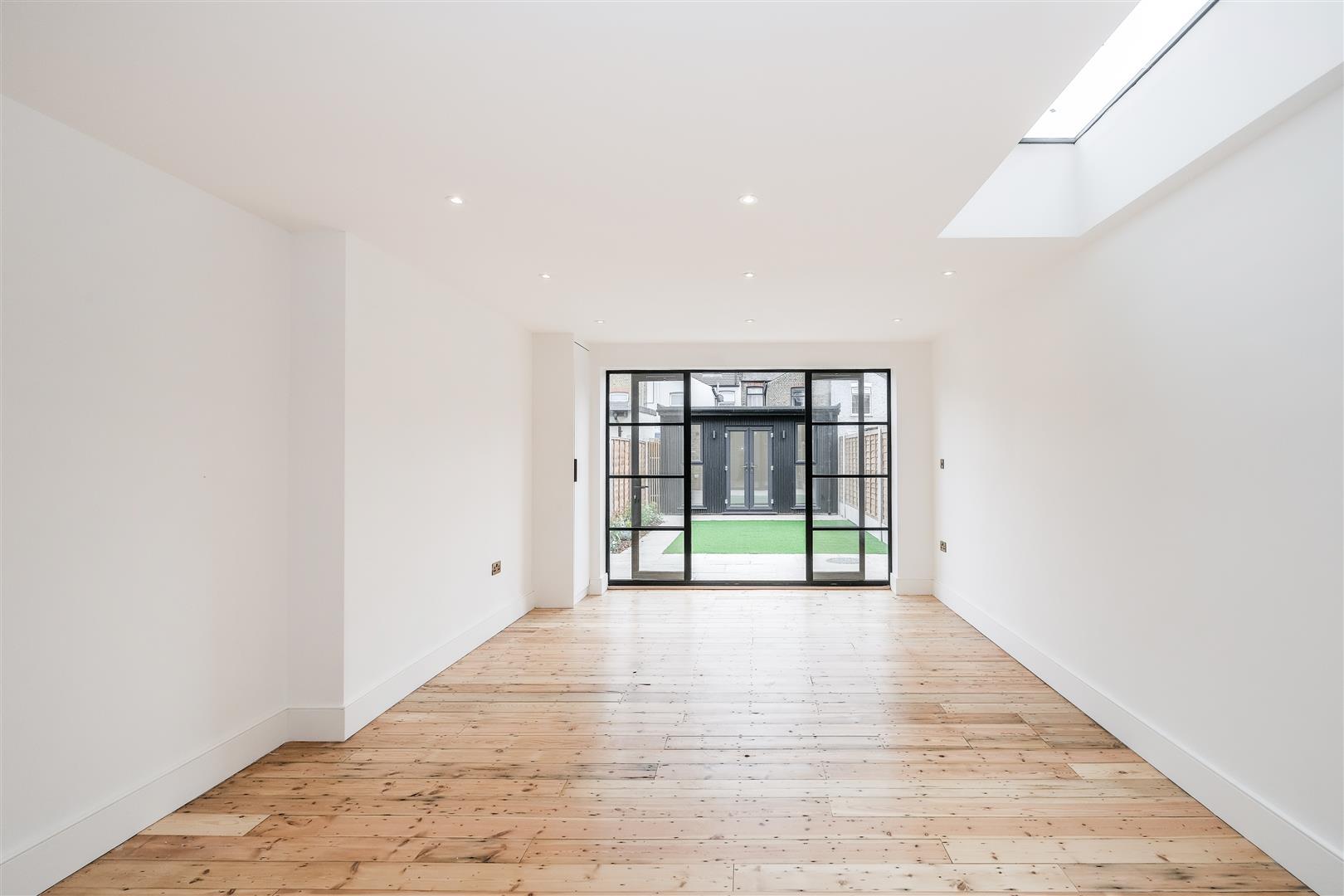 Property Image 8cf97f85-b651-46d0-9727-dd9f812cbb50