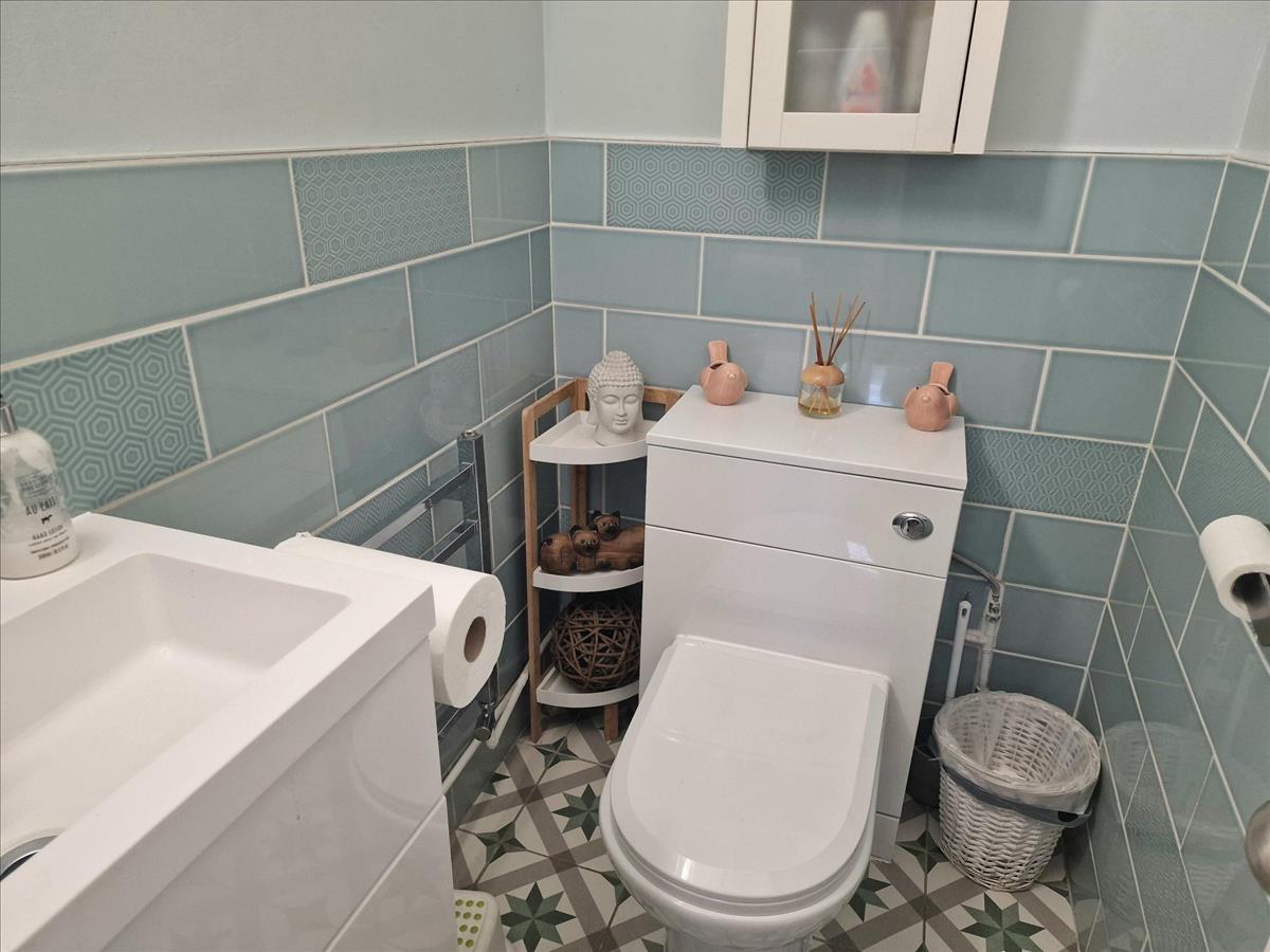 Property Image 8d387e3a-63a6-495c-bcd7-6fc93b8be564