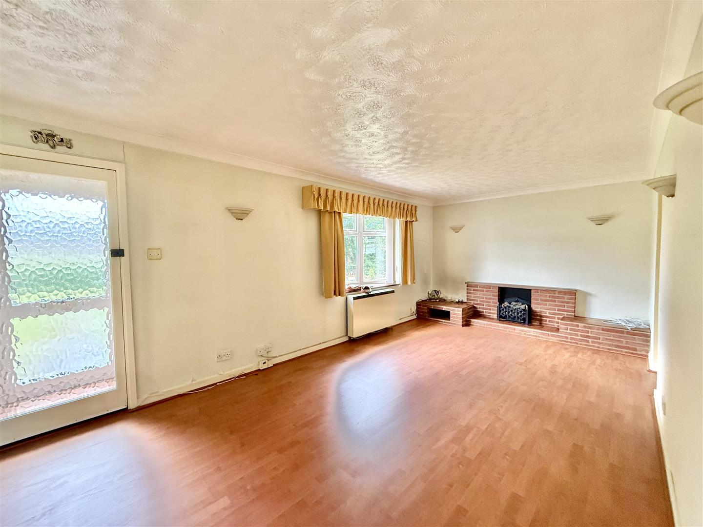 Property Image 8d451c2f-76f2-4606-989c-163d837fdf73