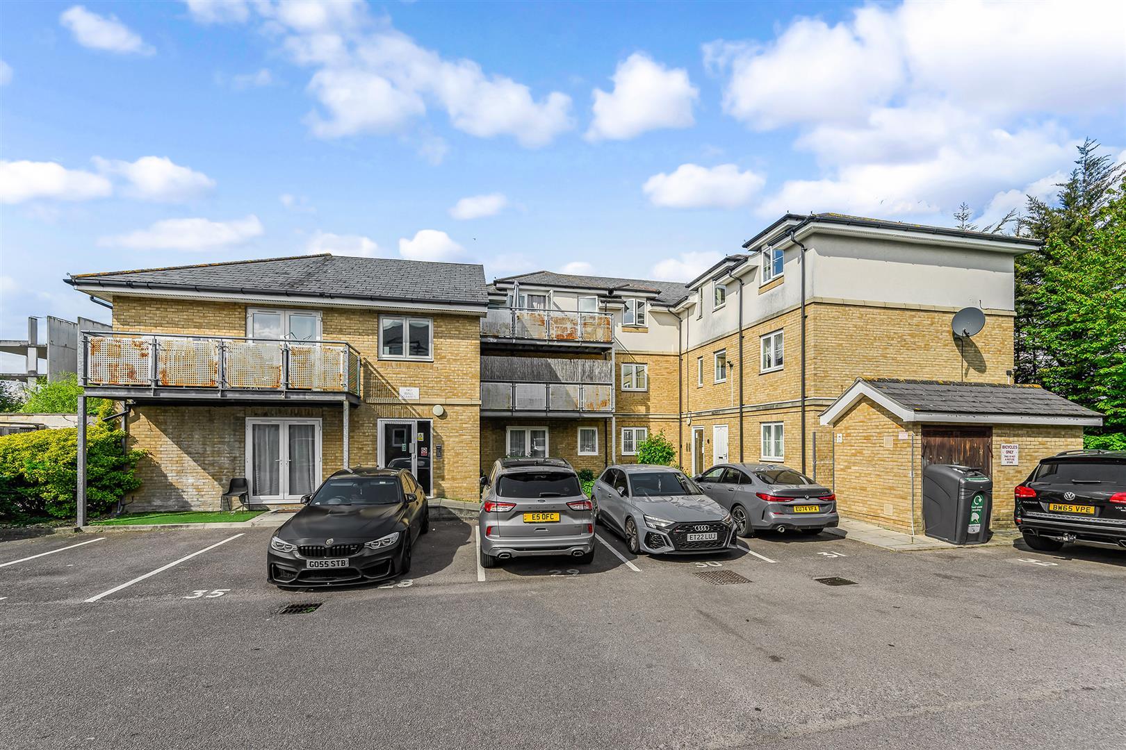 Property Image 8d4de4dd-b848-43dd-847b-6f99527115c4