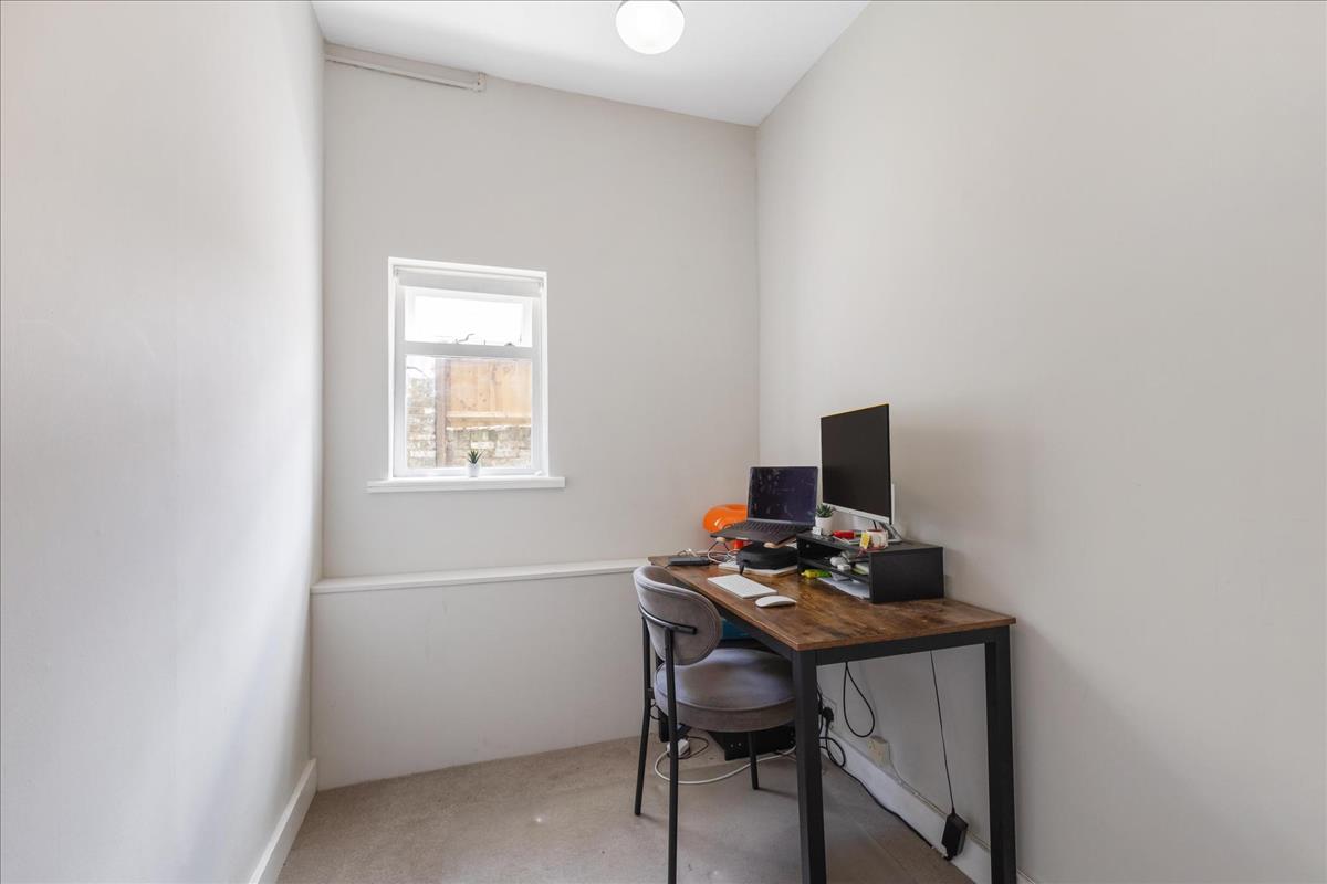 Property Image 8d5b8eed-53e8-4692-a381-cb44acfa7a40