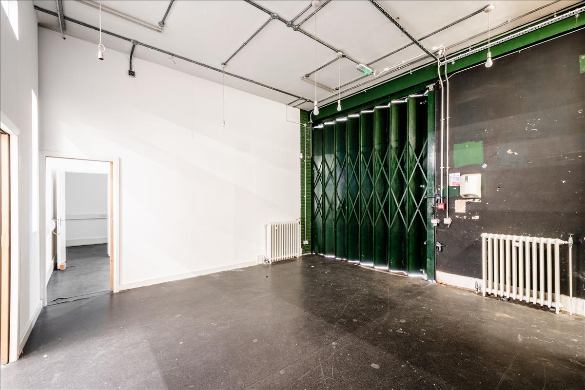 showroom to let in Old Street