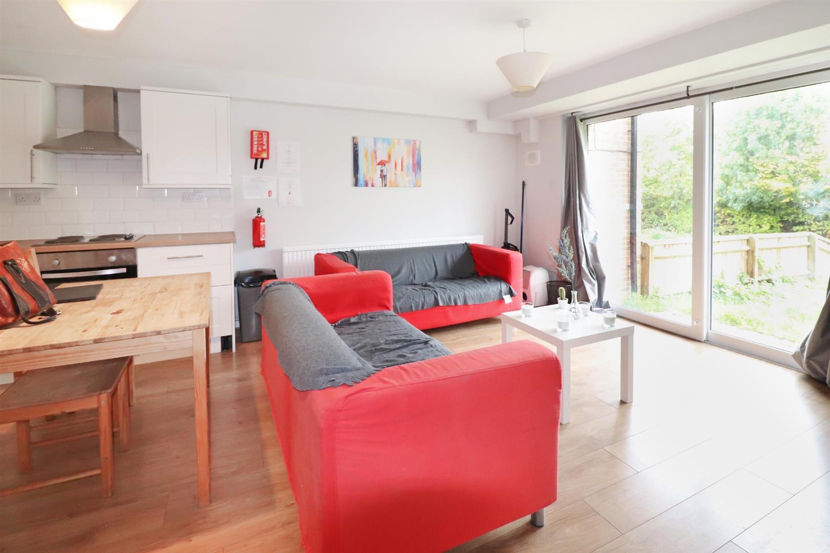 Property Image 8d8dcd13-12b9-4e3a-8a39-5e53526d07bb