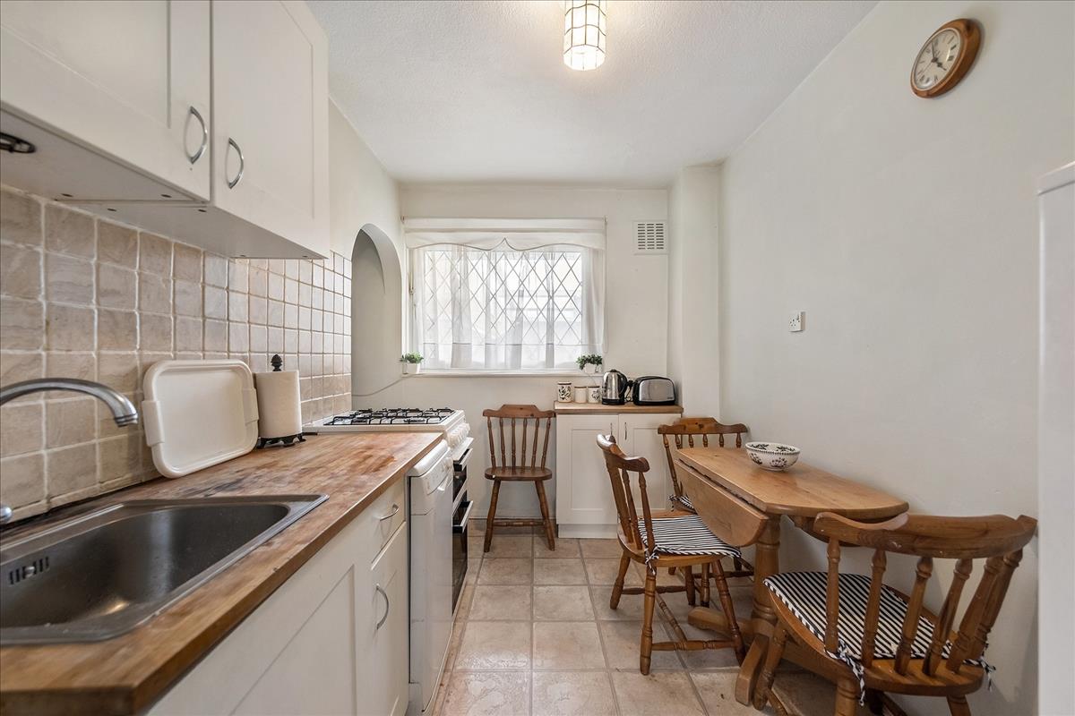 Property Image 8d98038f-9d89-465d-8f04-7c9da530a234