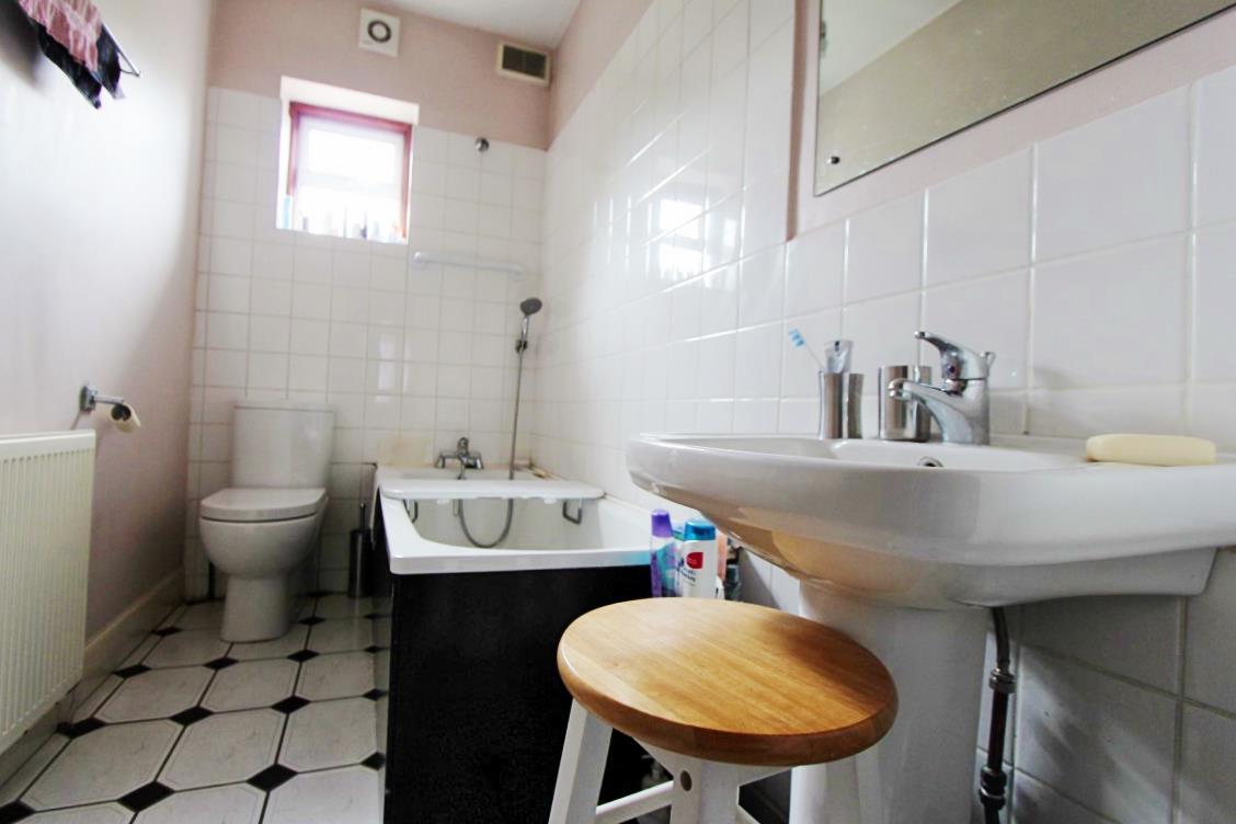 Property Image 8da416fd-1df0-4ad2-bffd-6cb63a3b1660