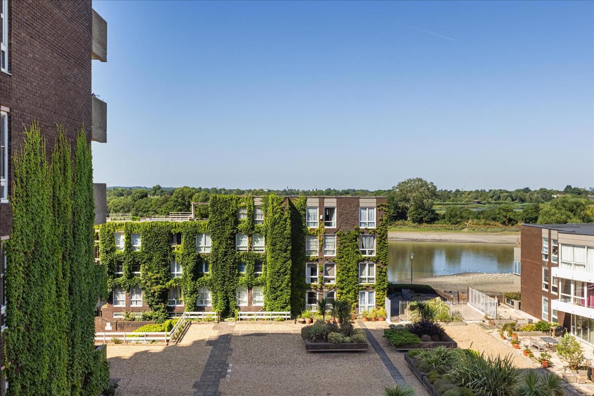 Property Image 8da59e30-0c38-4b3b-846f-63ba53a8c8ec