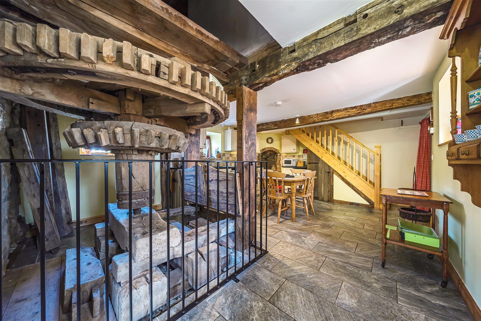 Property Image 8dbdba04-8b79-4f60-a49e-1c2f495cb9fc