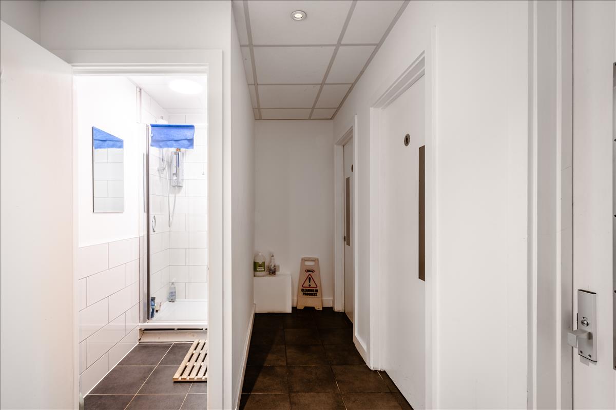 De Beauvoir commercial unit 