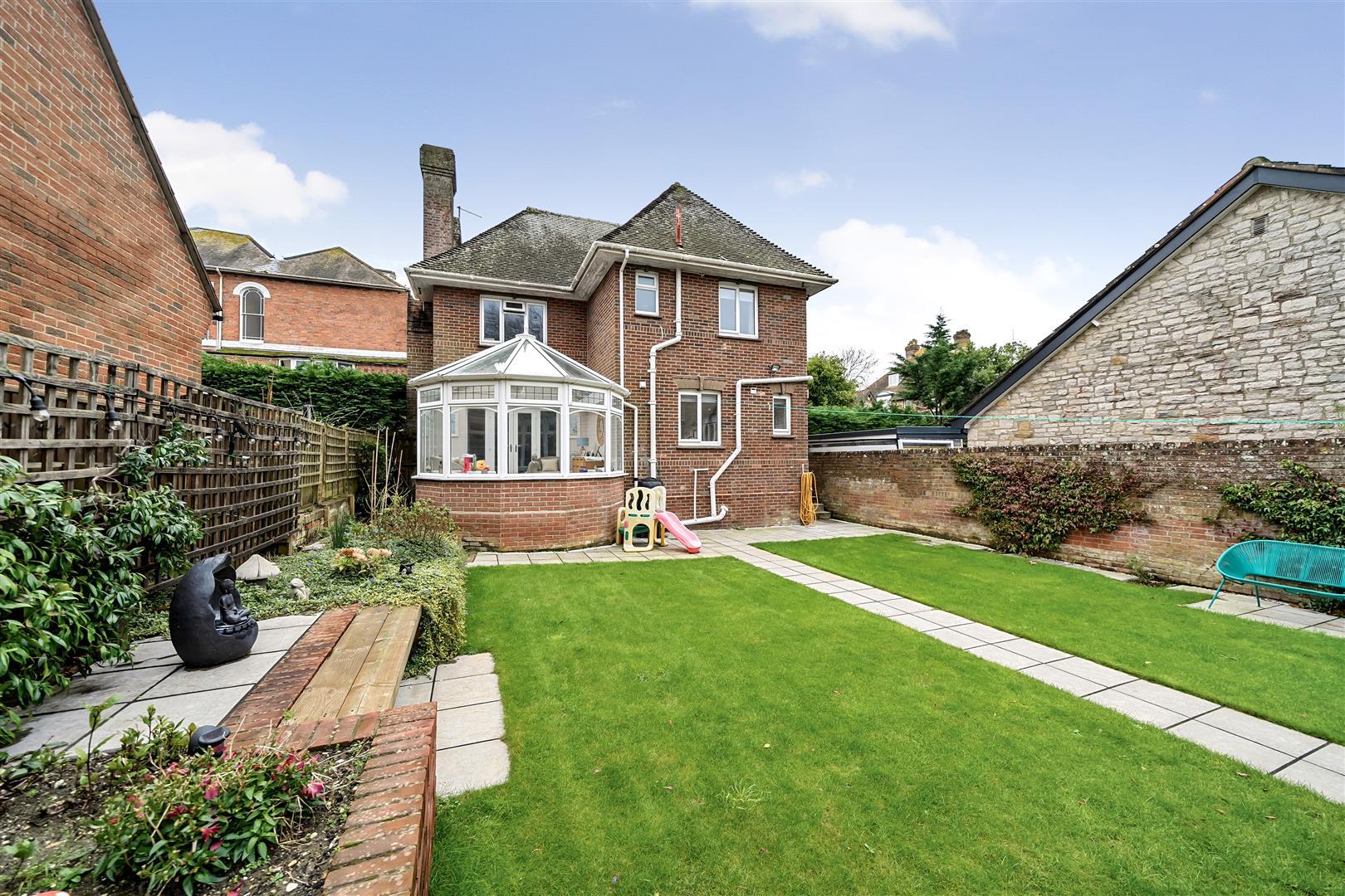 Property Image 8e209dfb-fd4b-492e-91e9-a28a3bce3c31