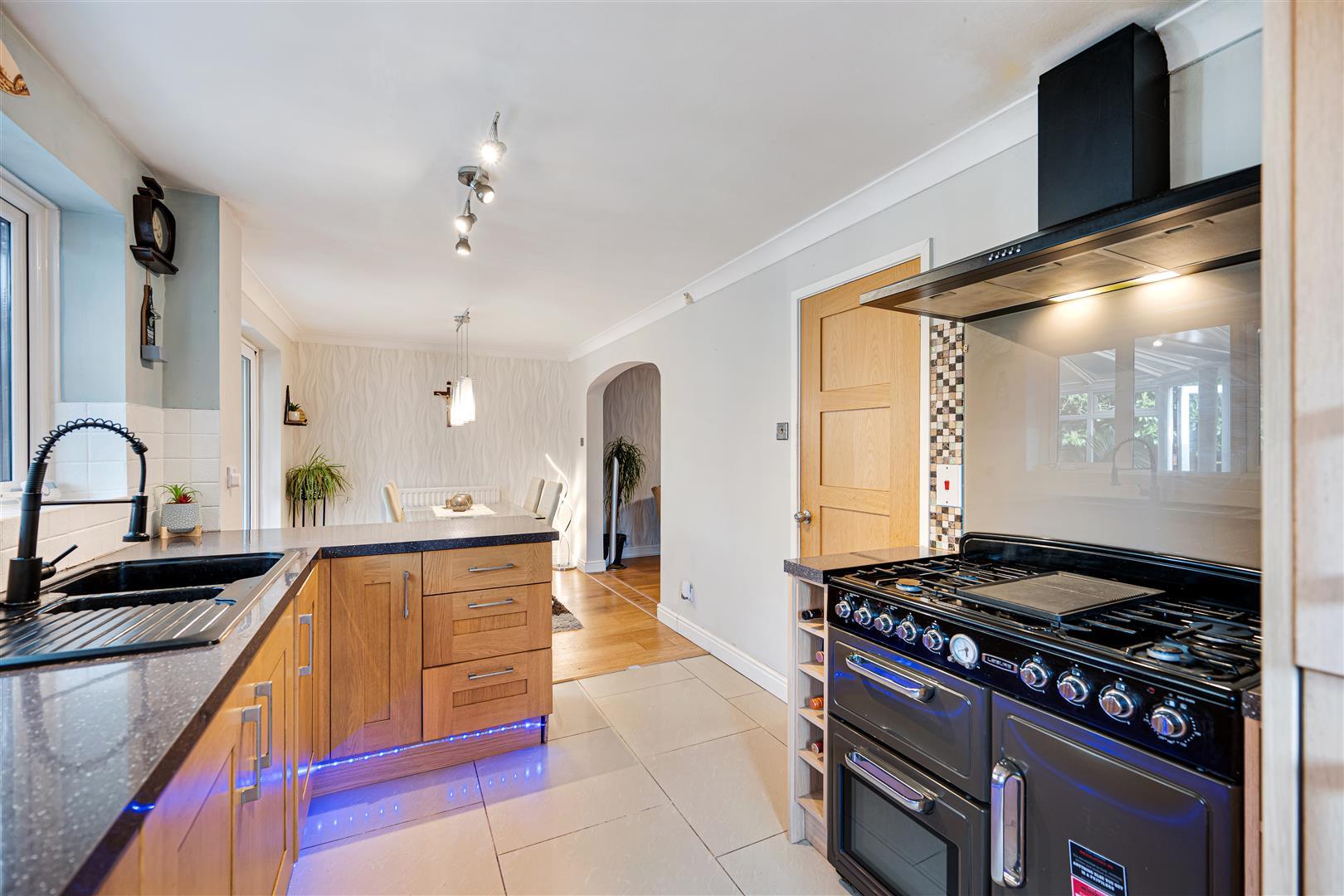 Property Image 8e2bc952-f2e3-457c-abdc-37aacfc2bd15