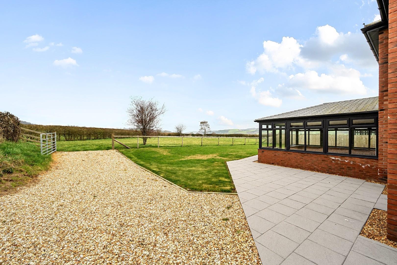 Property Image 8e479297-2b5d-4550-8794-3a620459dc71