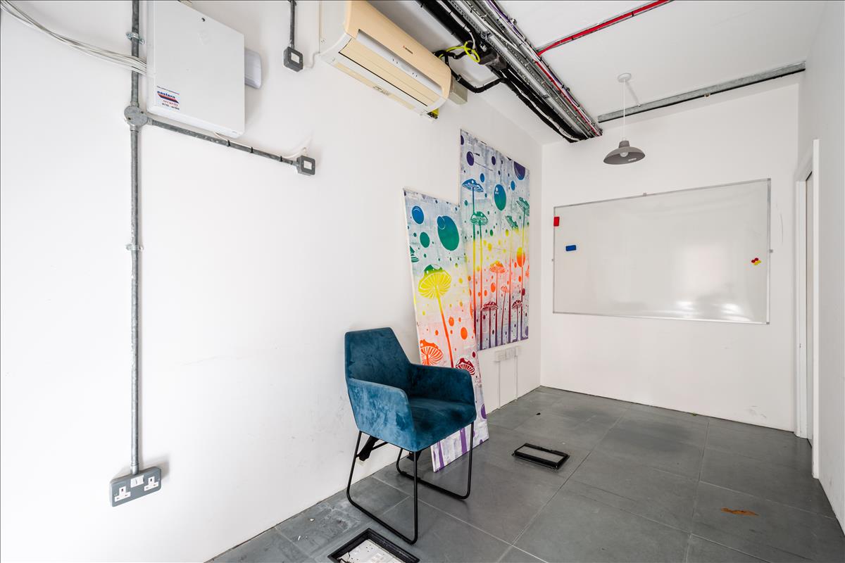 Property Image 8e85e155-c1a5-49f8-8211-0296da6679c1