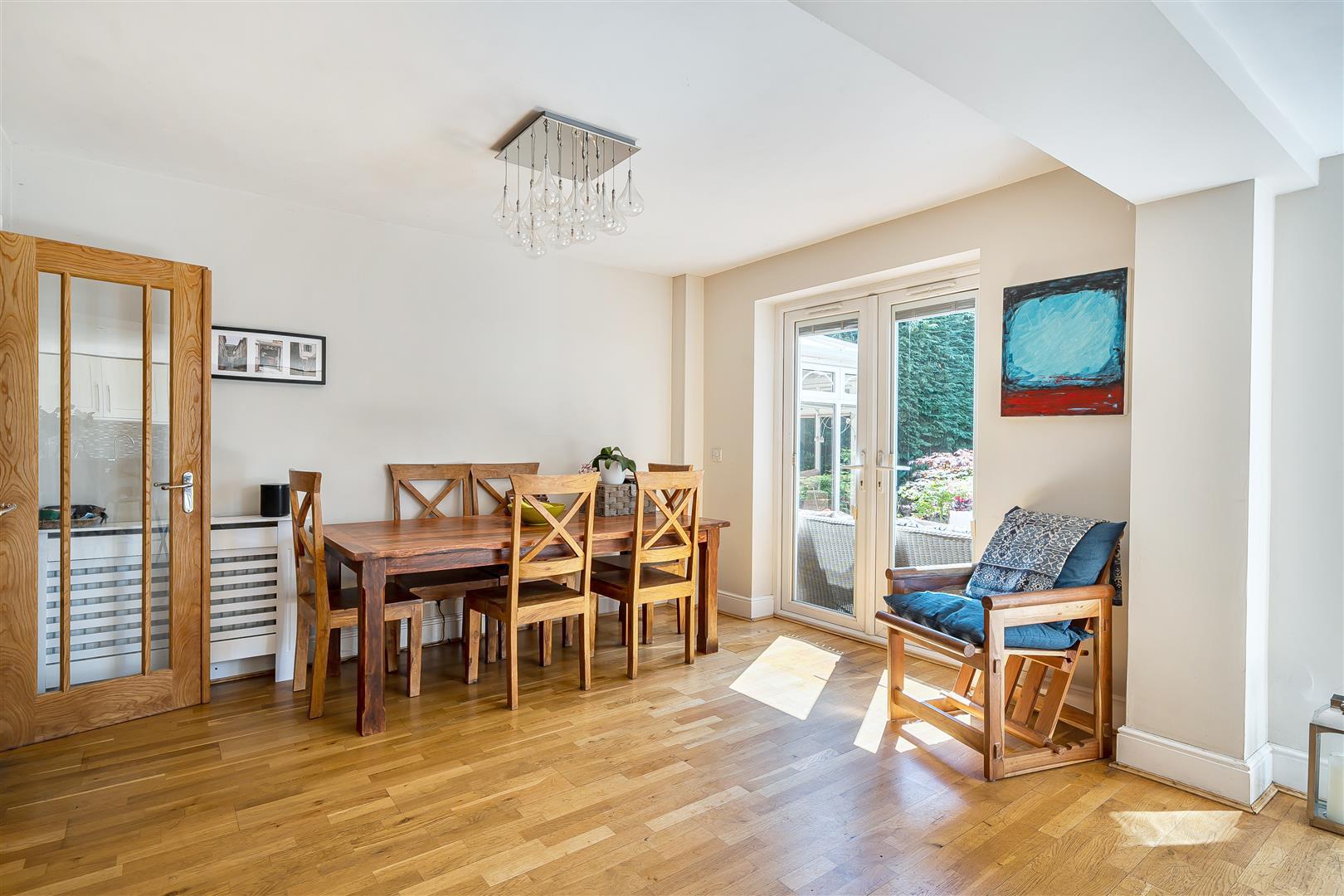 Property Image 8ea6b57c-8d4b-41f4-99d2-e1422714939f