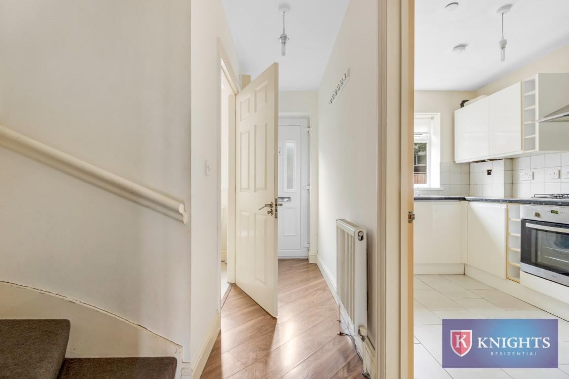 Property Image 8ea9c899-a9e5-42e3-905b-573935c8b1ae