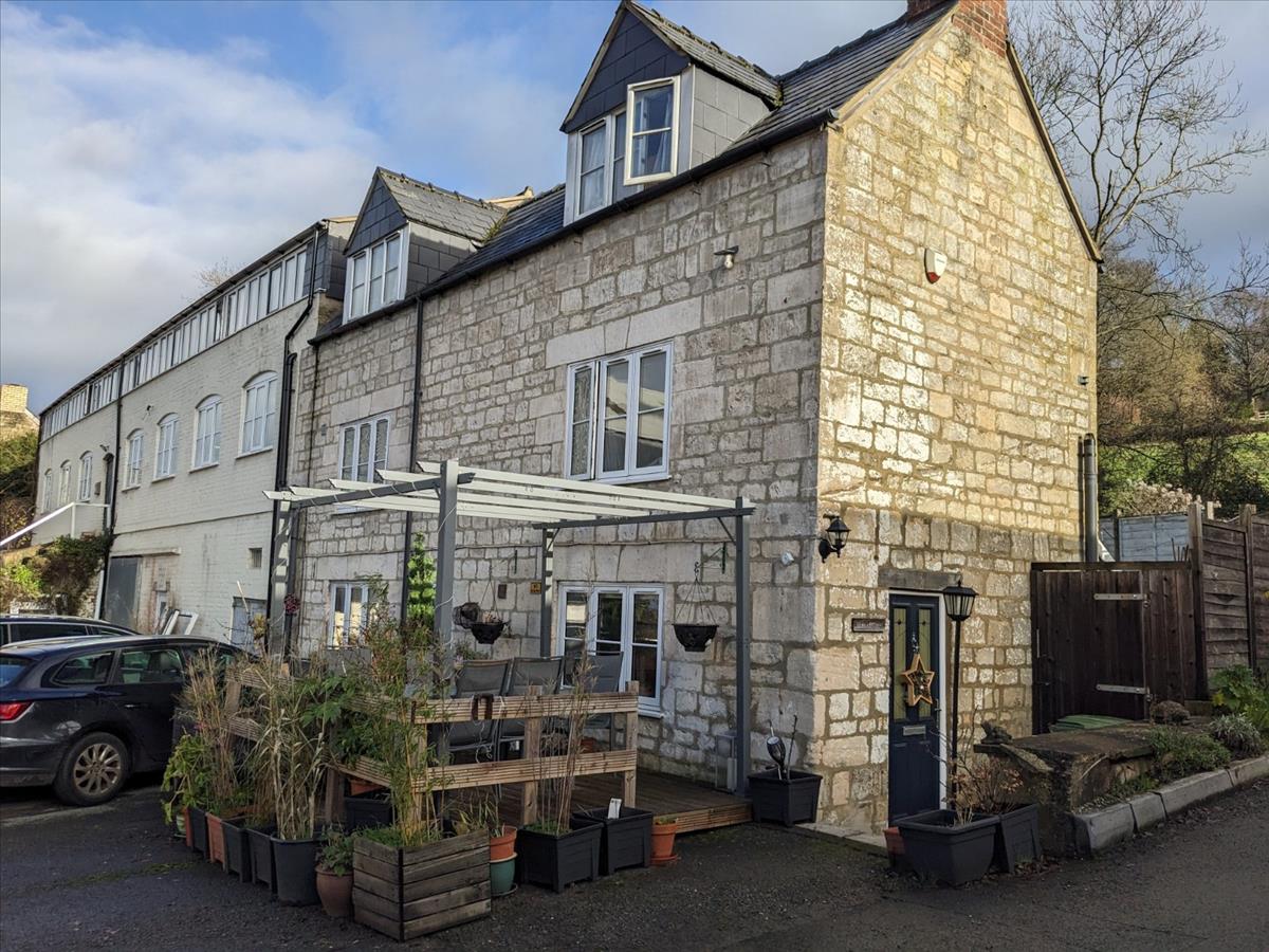 Property Image 8eb910d7-ec81-4b61-9a45-bf07948c4a6a