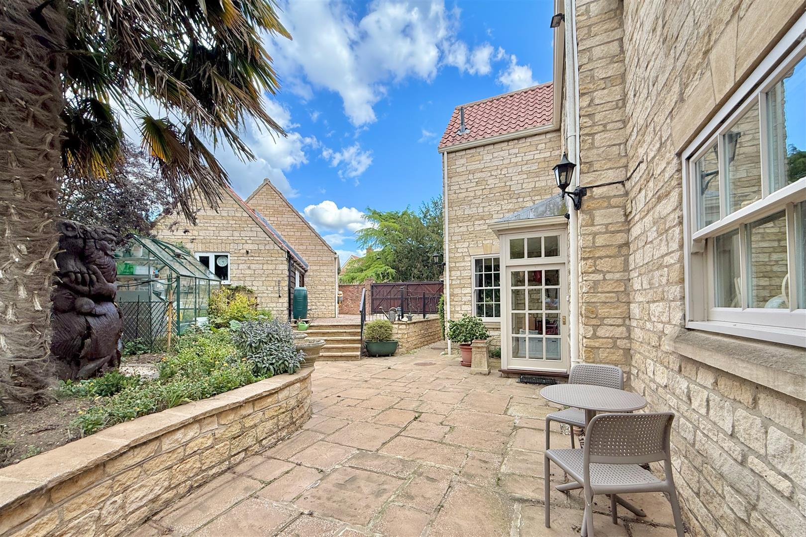 Property Image 8ee22a7a-94ab-469f-a3c6-eaf83b9227a3