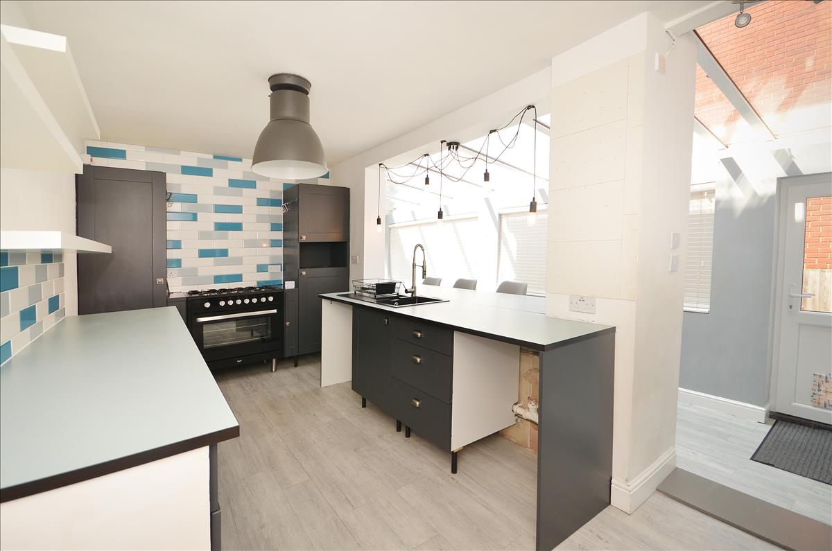 Property Image 8ef119da-2637-43d5-9a9d-4bf0c3be5e25