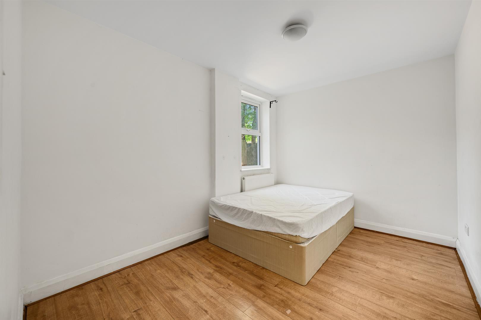 Property Image 8f298384-7df4-40ab-83ab-0250cf82c660