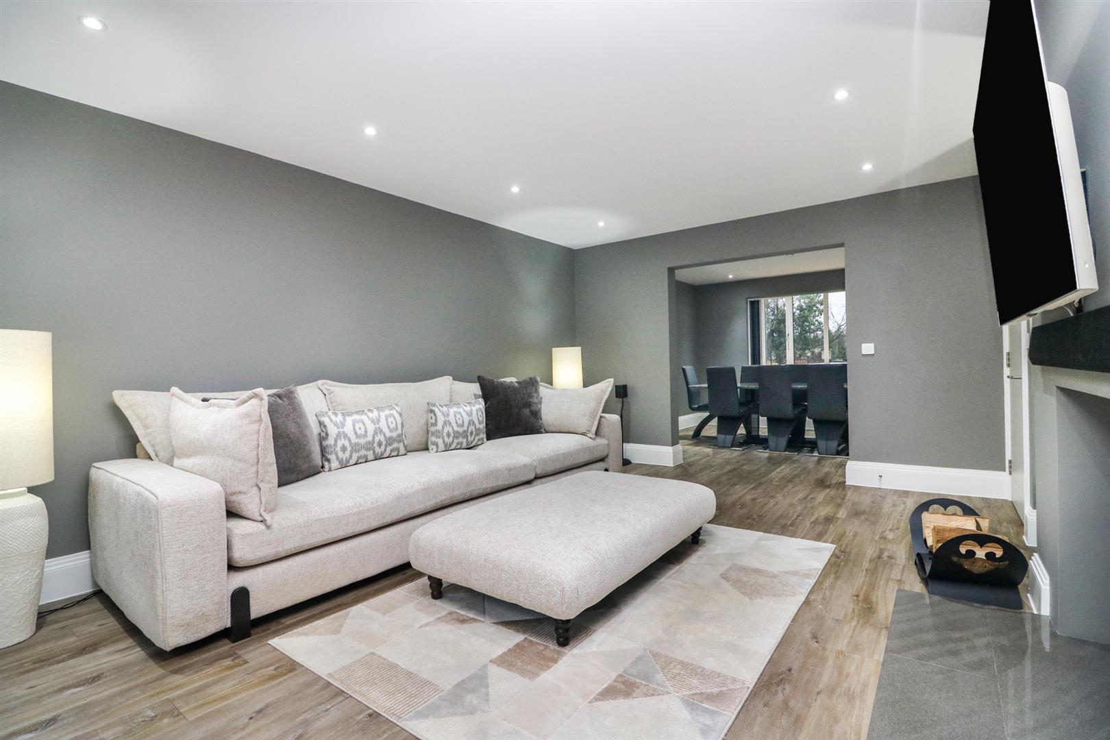 Property Image 8f4c0336-c0eb-43a1-86fd-6eab55a942d0
