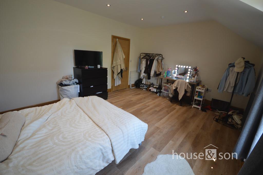 Property Image 8f9097f5-0f58-49e8-8b78-b936170e5f5a