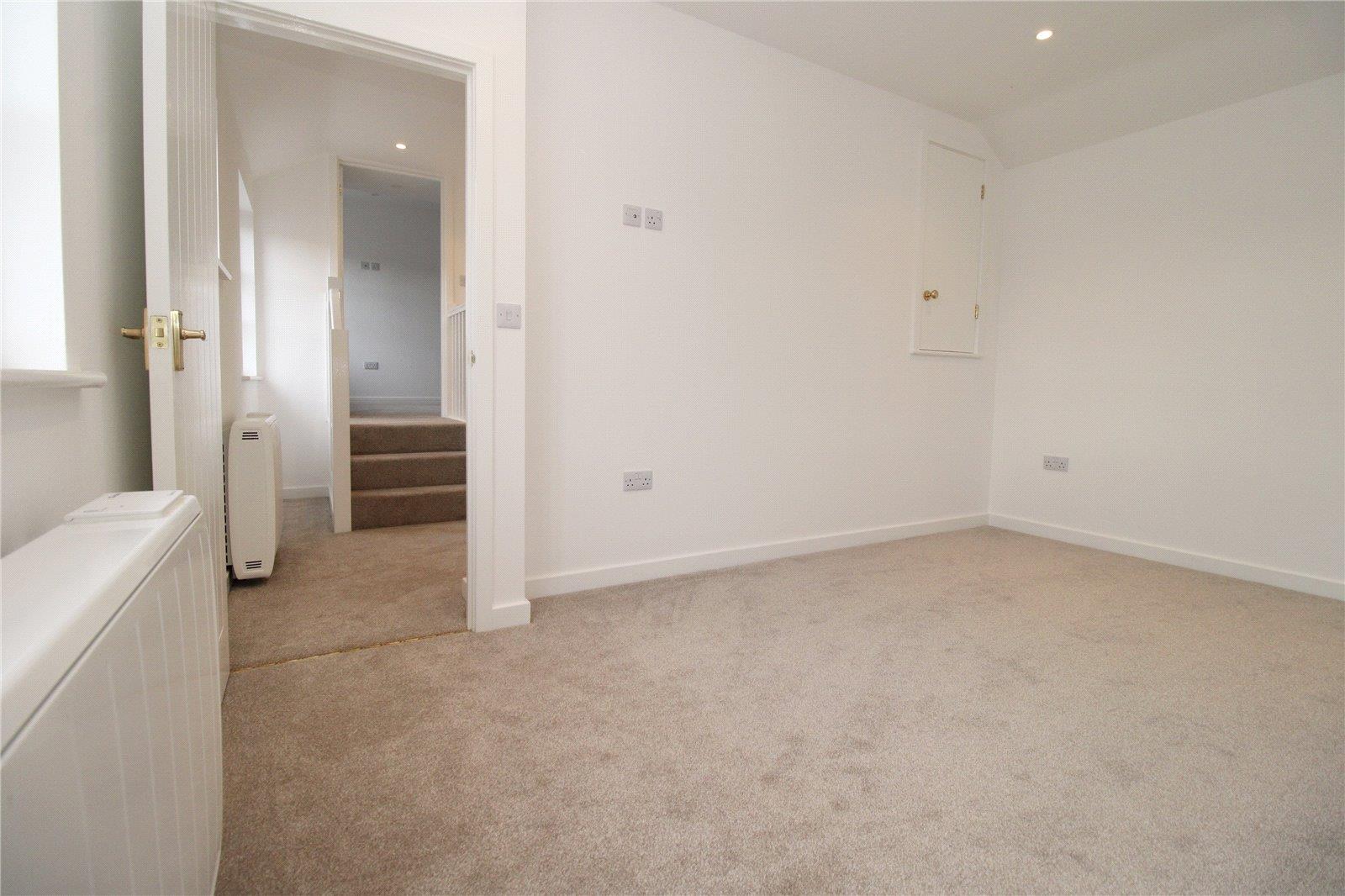 Property Image 8f944a29-78af-4c67-85a6-07eb3035ddcc