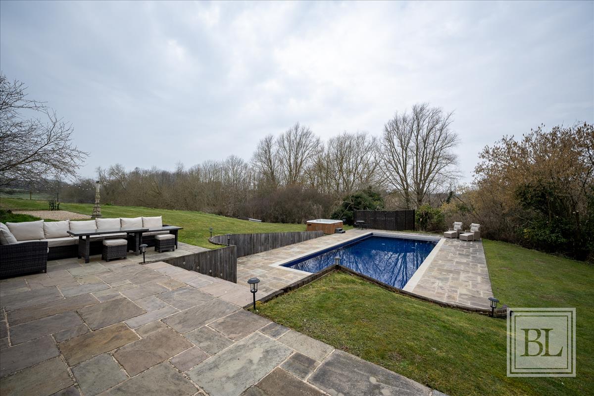 Property Image 8fcfb938-3c3e-4e93-a121-1b946719d74a