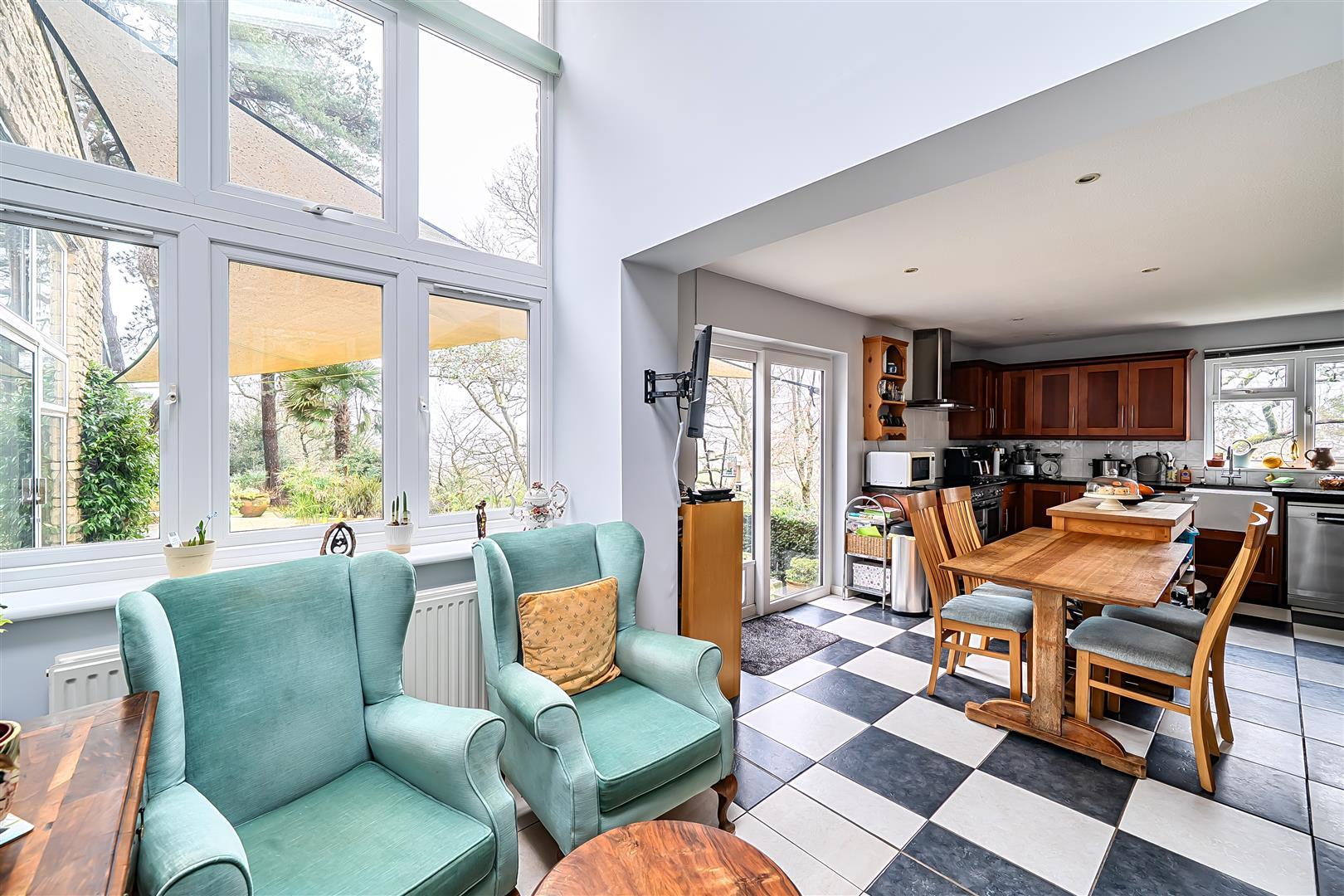 Property Image 8fd2573d-56cc-44a6-907c-4b4cc32bbbf4