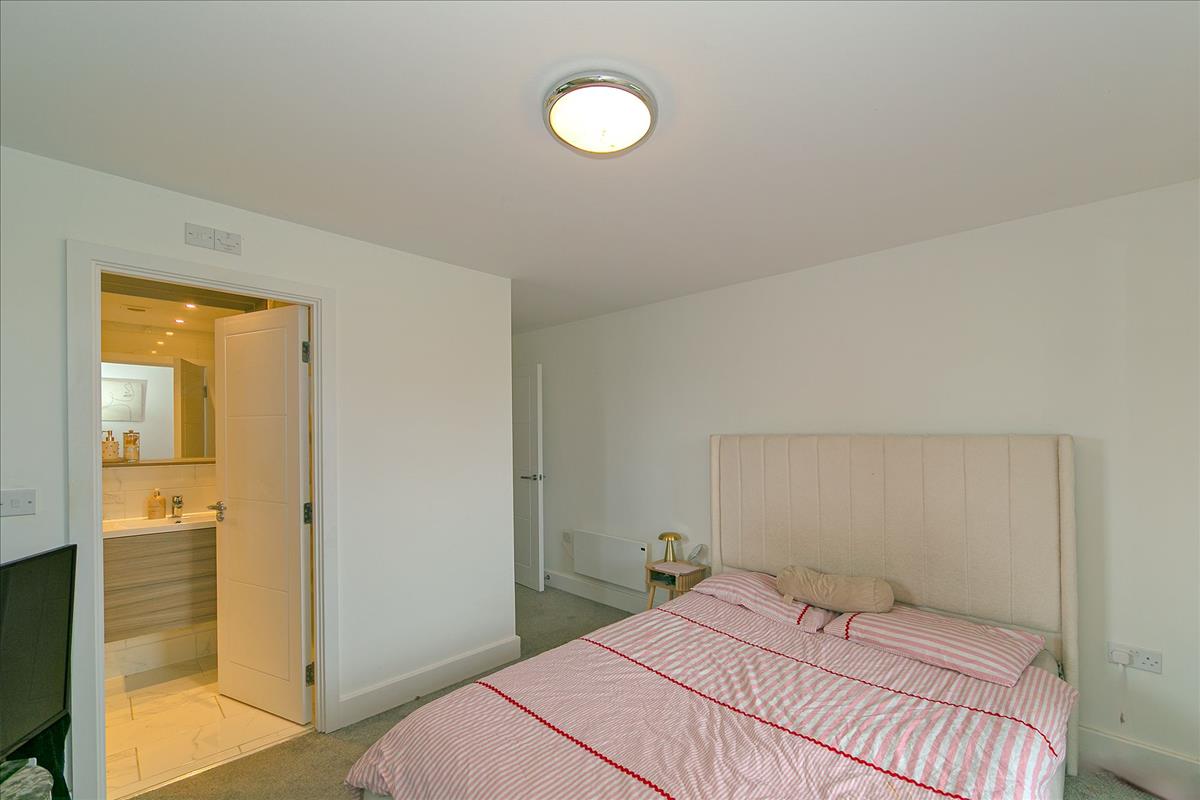 Property Image 8fe0d9c7-6365-448b-93f5-2fcbac8744ad