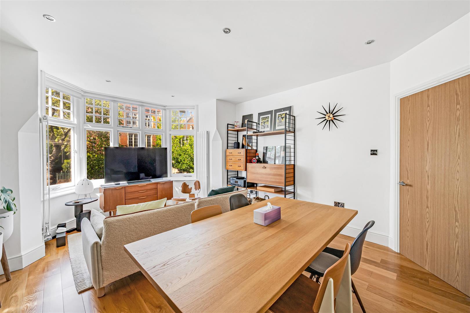 Property Image 90160610-14ff-4294-bf56-045ff106327d