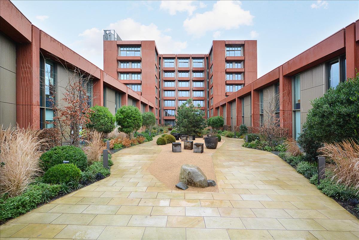 Incredible two bed two bath new build apartment for rent in Tapestry Building N1C