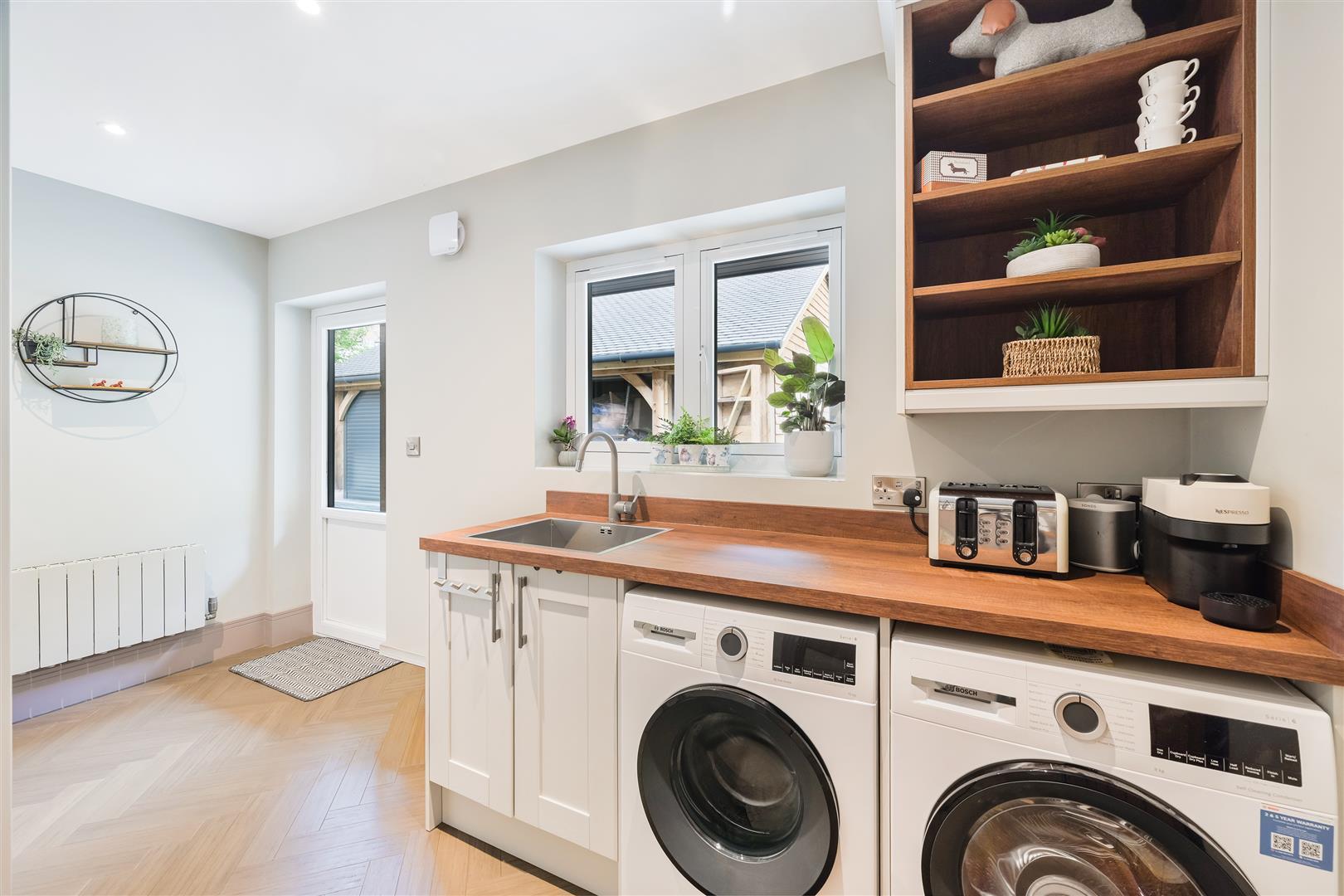 Property Image 9076afe3-7934-4243-bf84-ba2bb75f093d