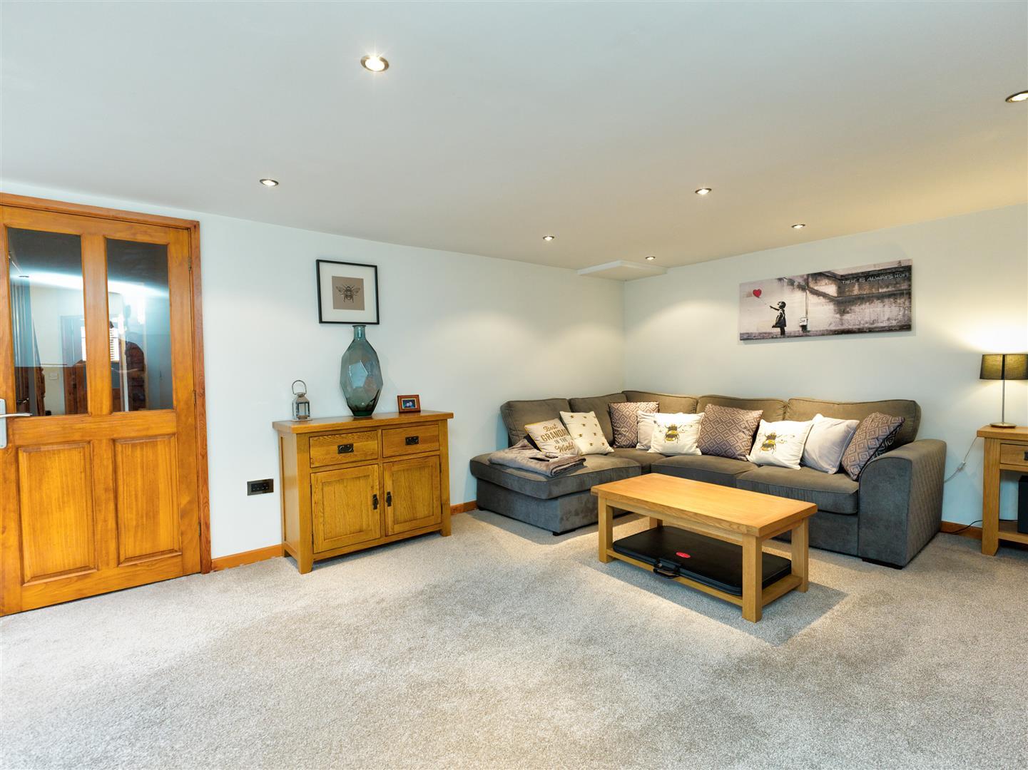 Property Image 90f64056-a98e-45b5-80a0-e876df93a846